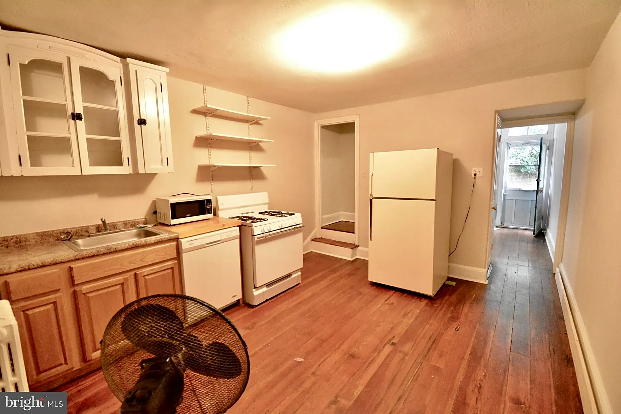Kitchen - 2 Penn Ct - Philadelphia, PA