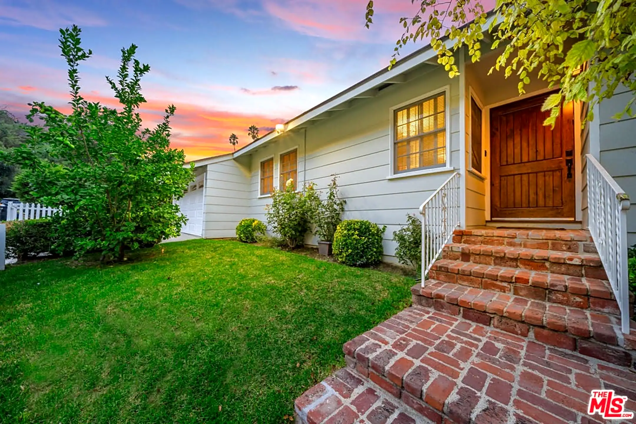 Building - 3771 Longview Valley Rd - Los Angeles, CA