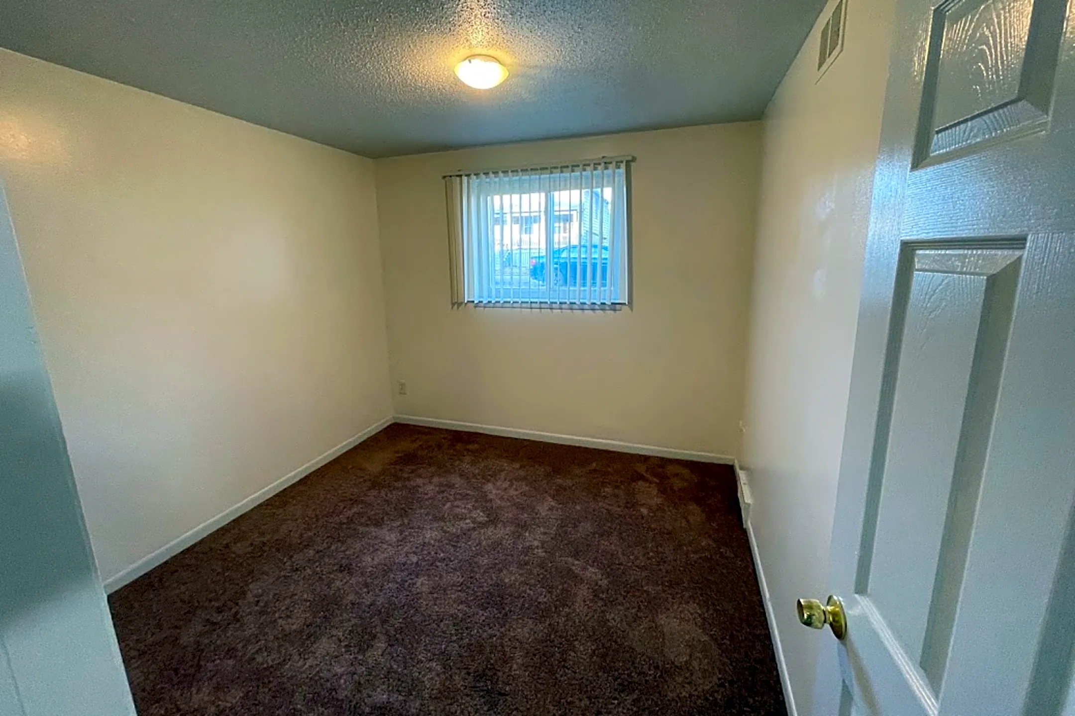 Water's Edge & Parkside Apartments 4469 High St Ecorse, MI