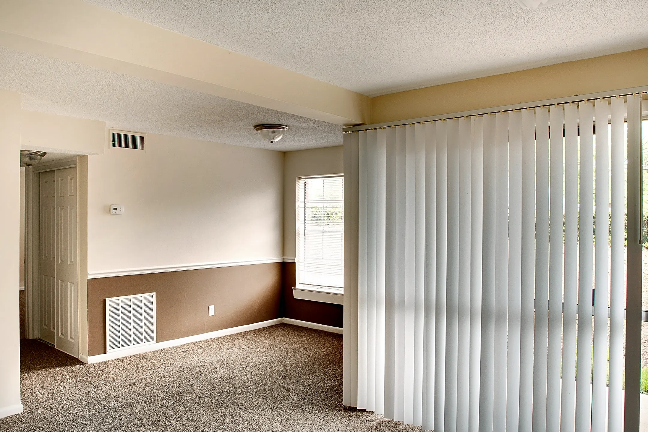 Lemans at Lawndale 2005 W Cone Blvd Greensboro, NC Apartments for