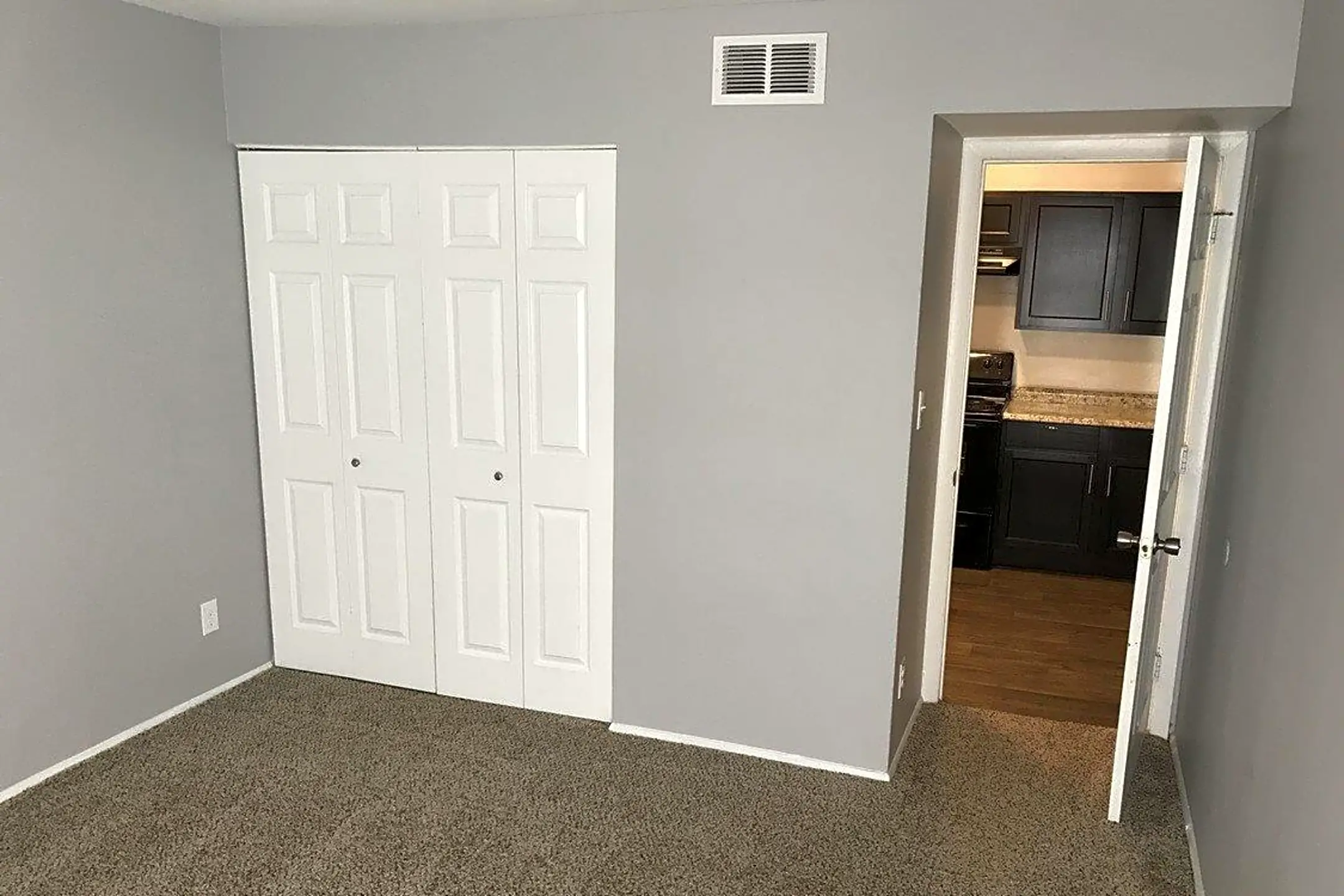 Wendover Gardens 2347 Eastway Dr Charlotte, NC Apartments for Rent