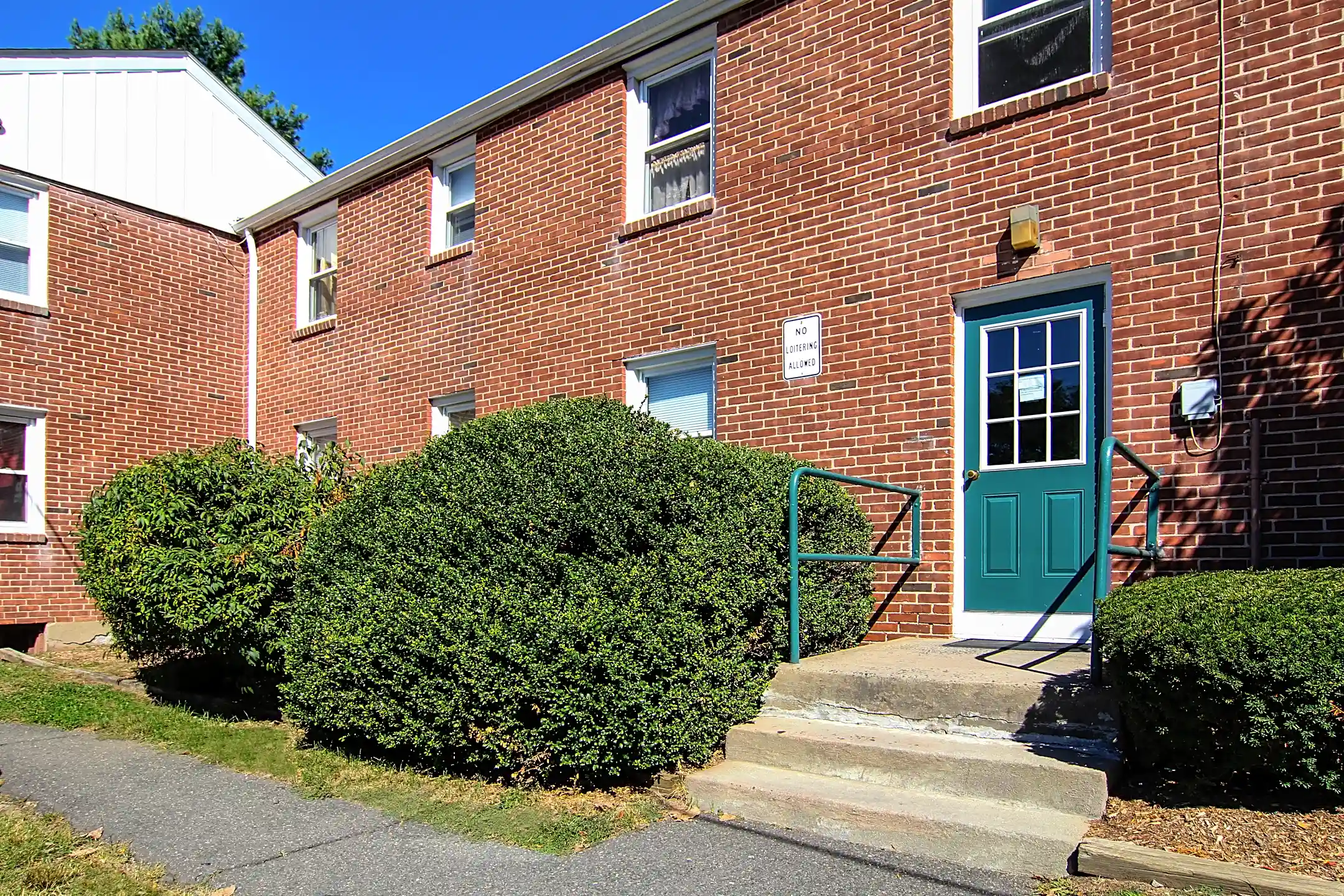 Brookside Commons Apartments East Hartford, CT 06118