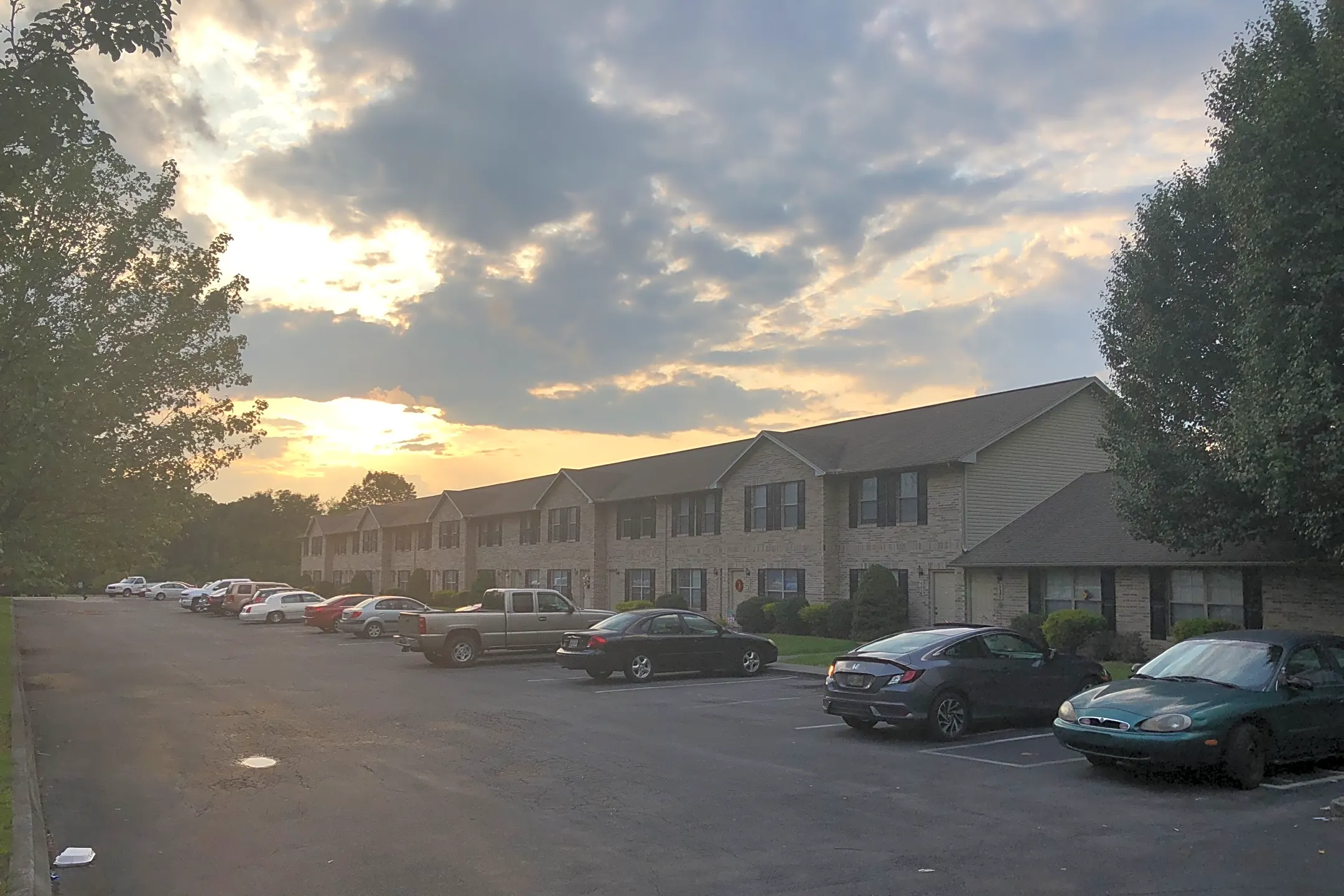 Carlyle Rentals 518 S Liberty Hill Rd Morristown, TN Apartments for Rent Rent.