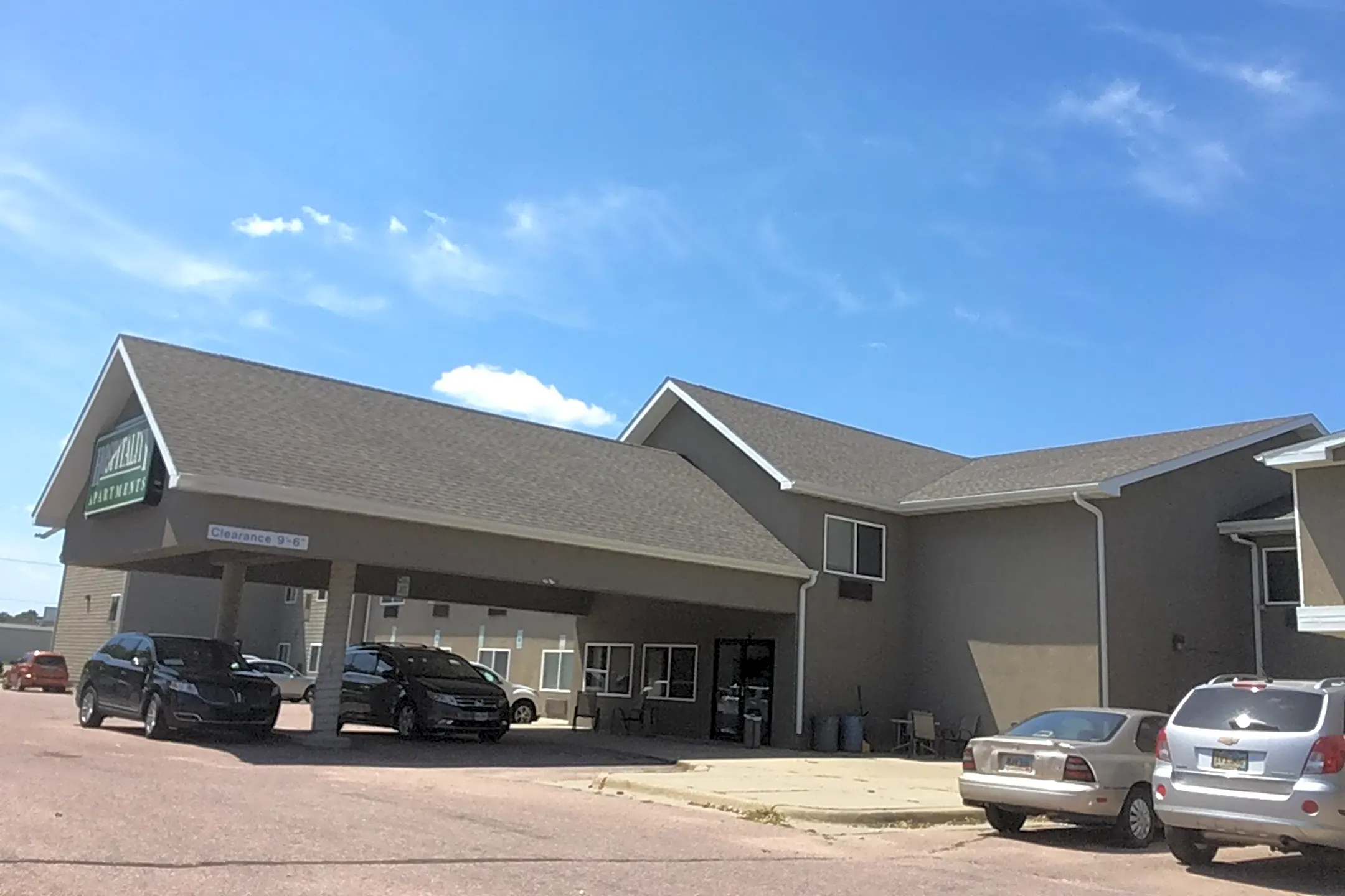 Hospitality Apartments - 809 N WEST AVE | Sioux Falls, SD for Rent | Rent.