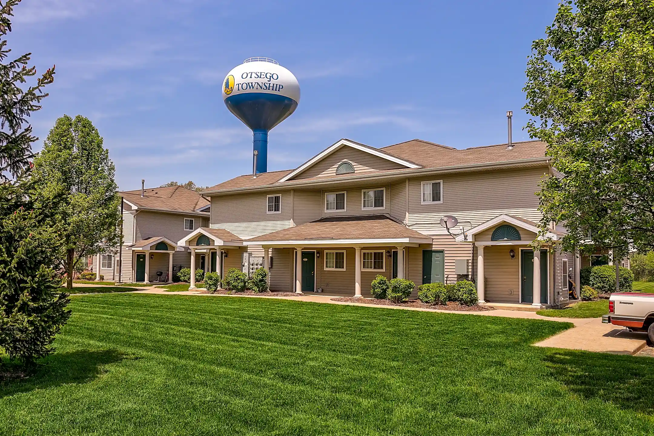 Emerald Park & Emerald Woods Senior Apartments Plainwell, MI 49080