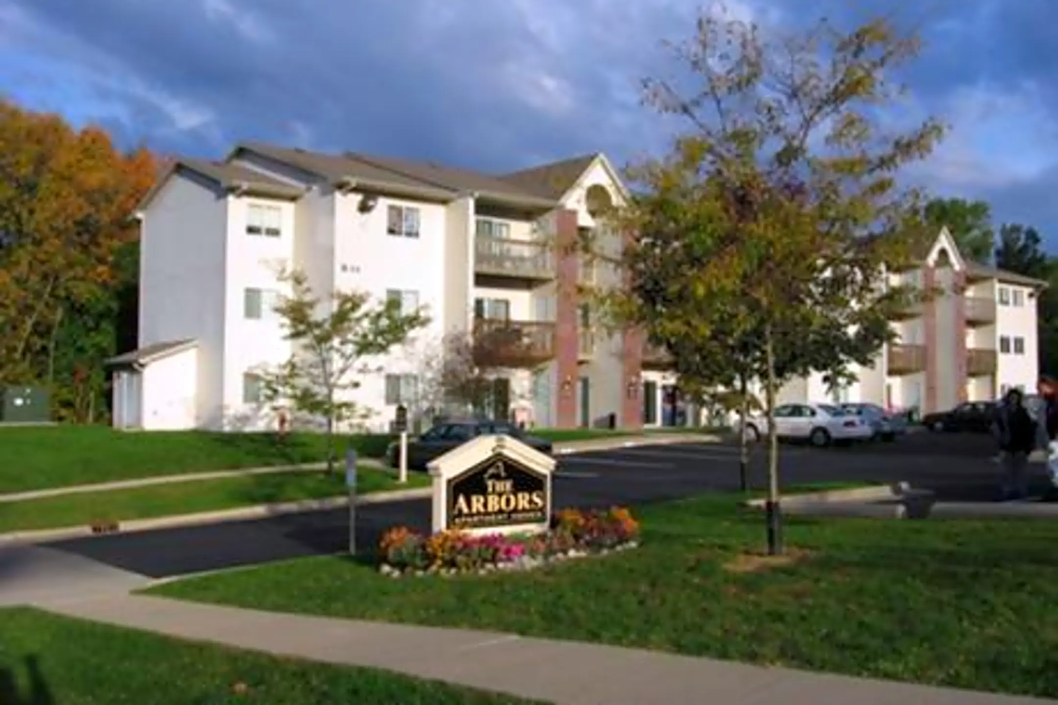 The Arbors Apartments 401 Washington Ave Grinnell, IA Apartments