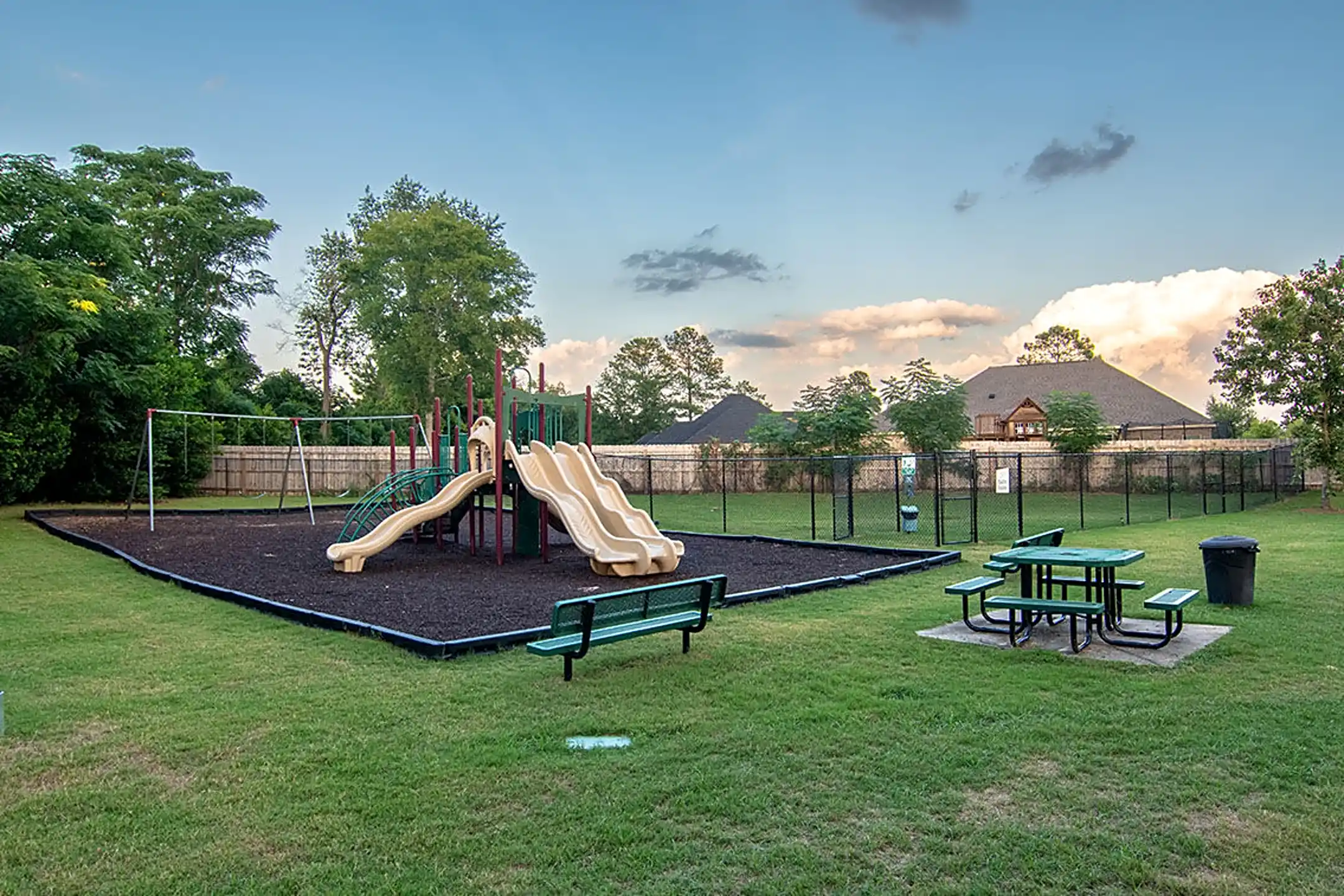 Houston Lake Apartment Community 2350 Houston Lake Rd Kathleen, GA