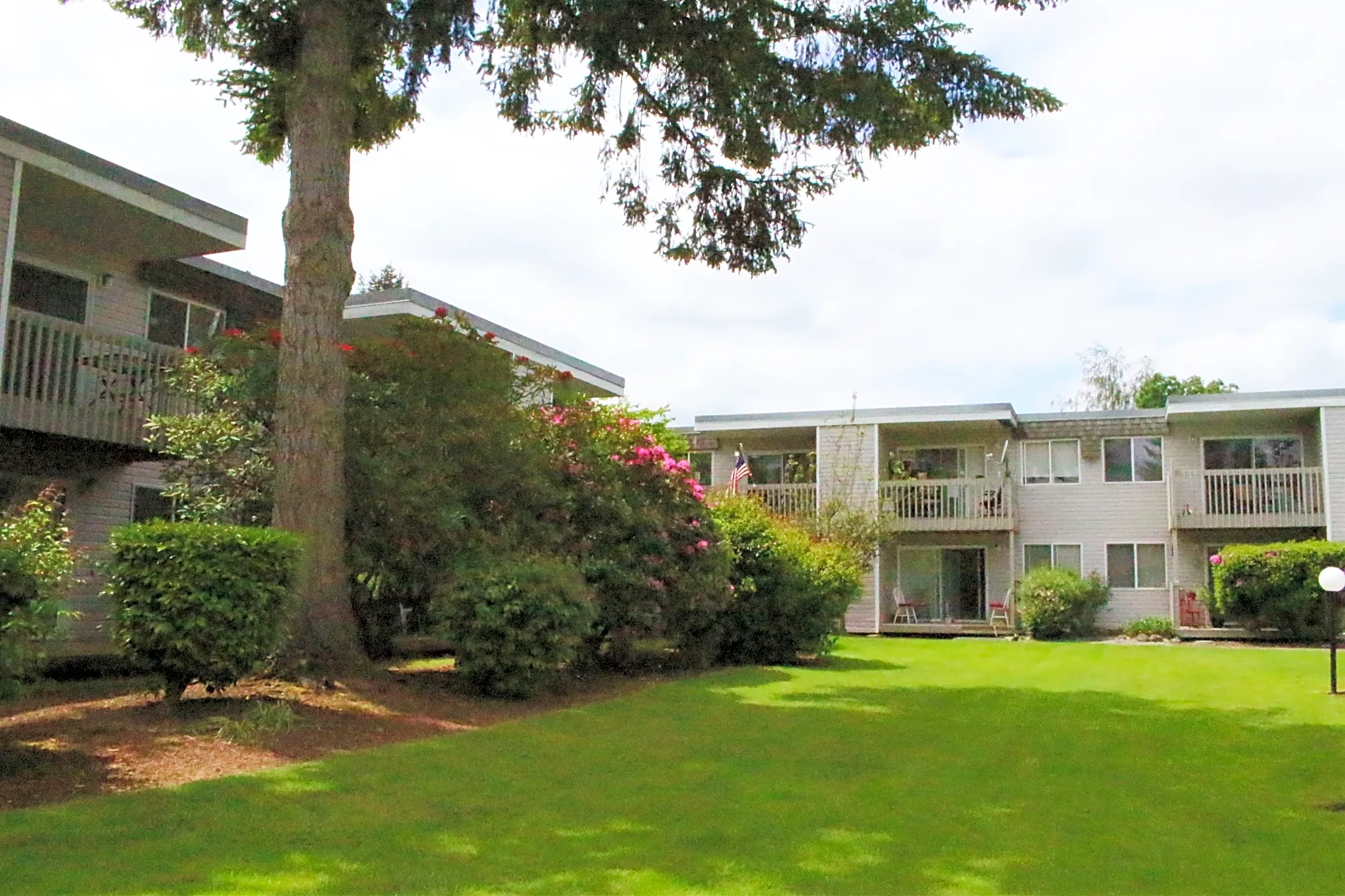 Falls Pointe Apartments 411 Lee St SW Tumwater, WA Apartments for