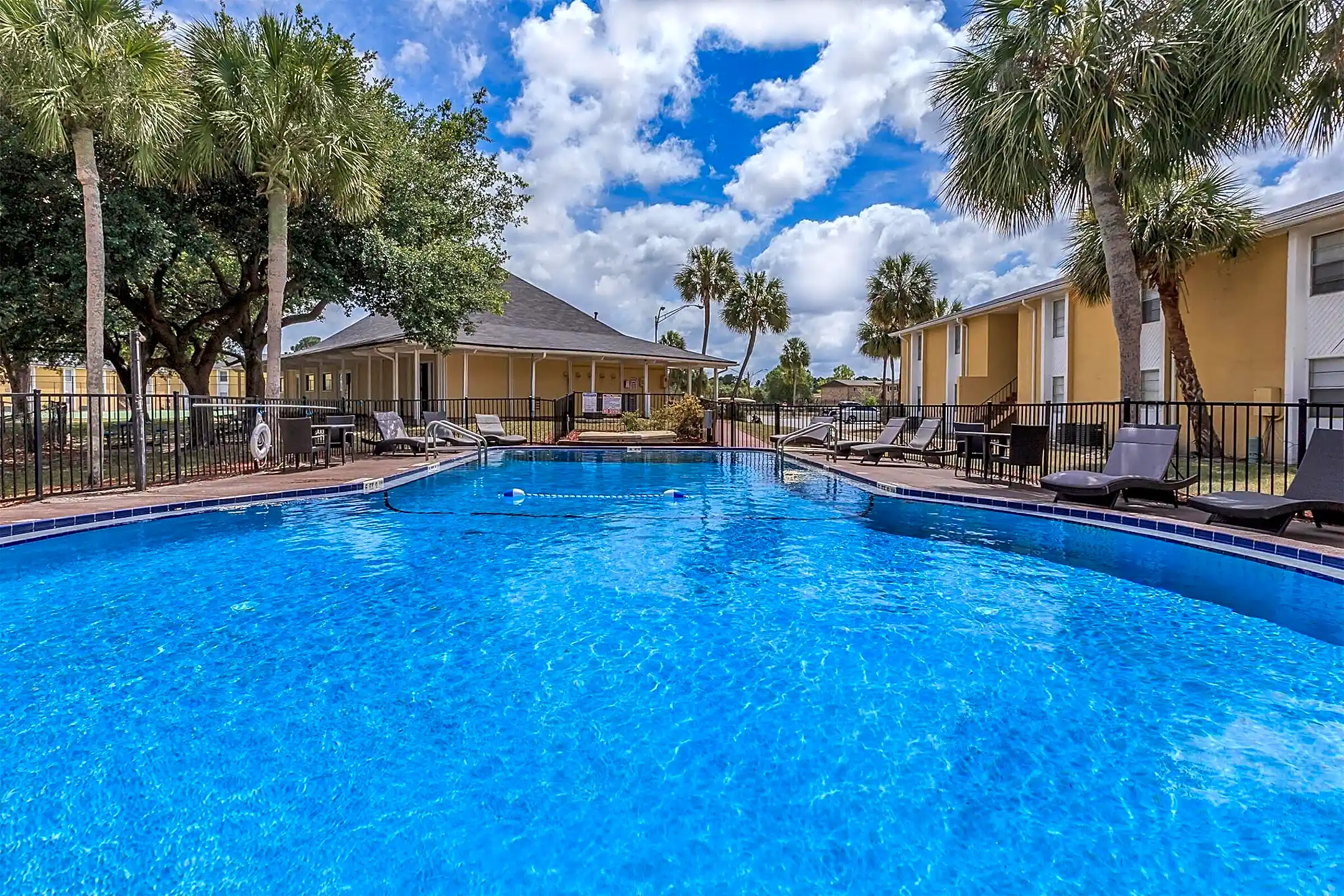 Riverview Apartments Jacksonville, FL 32216