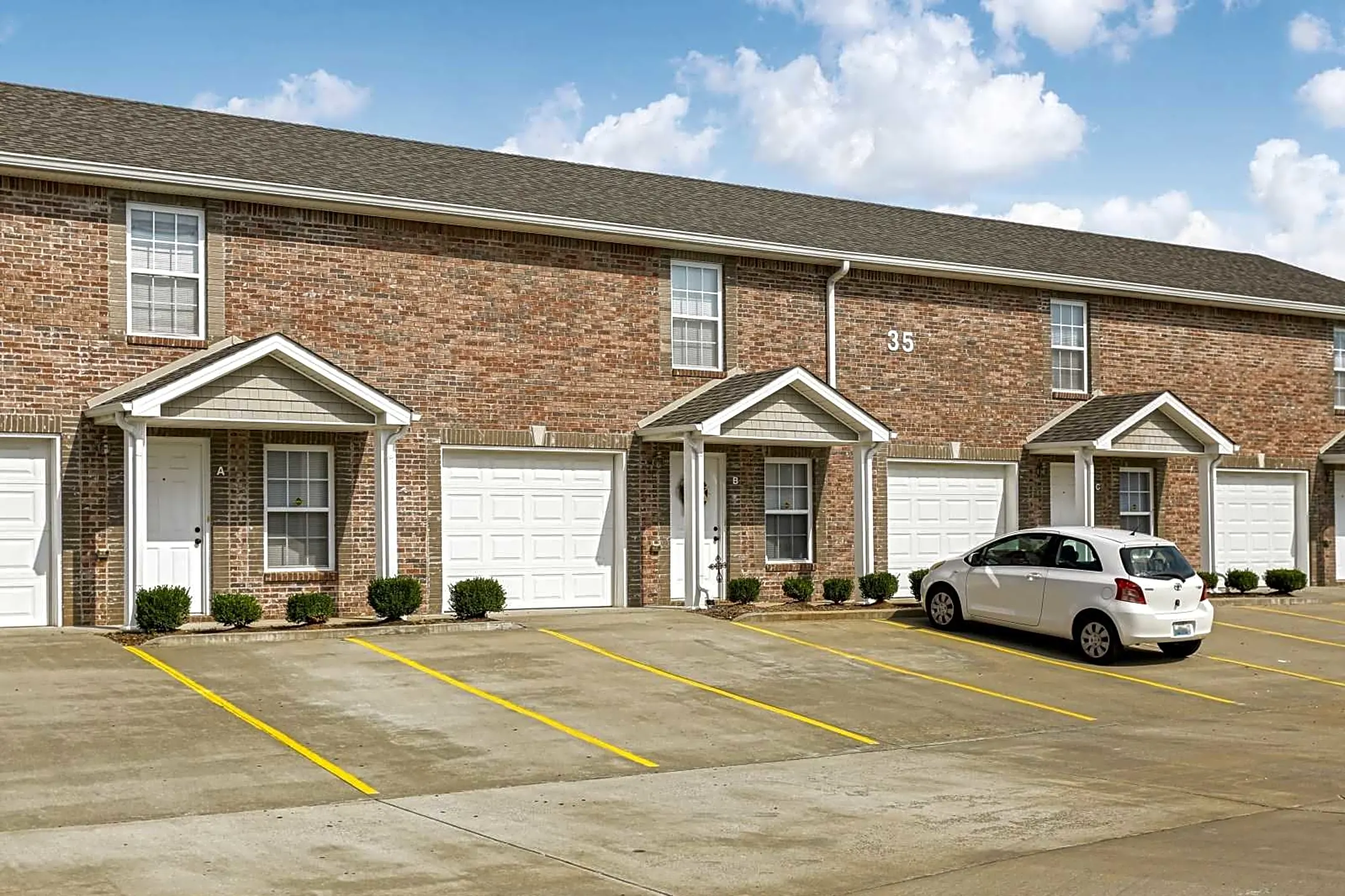 The Centre Apartment Buildings - Clarksville, TN 37042