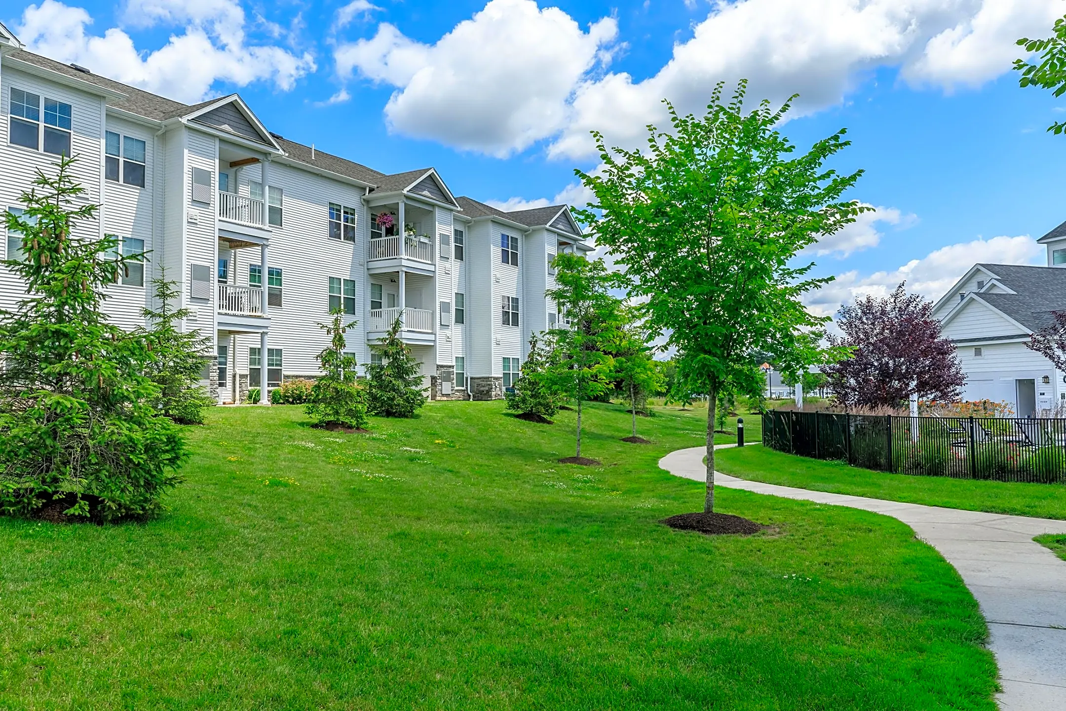 Dorset Crossing Apartments Simsbury Ct