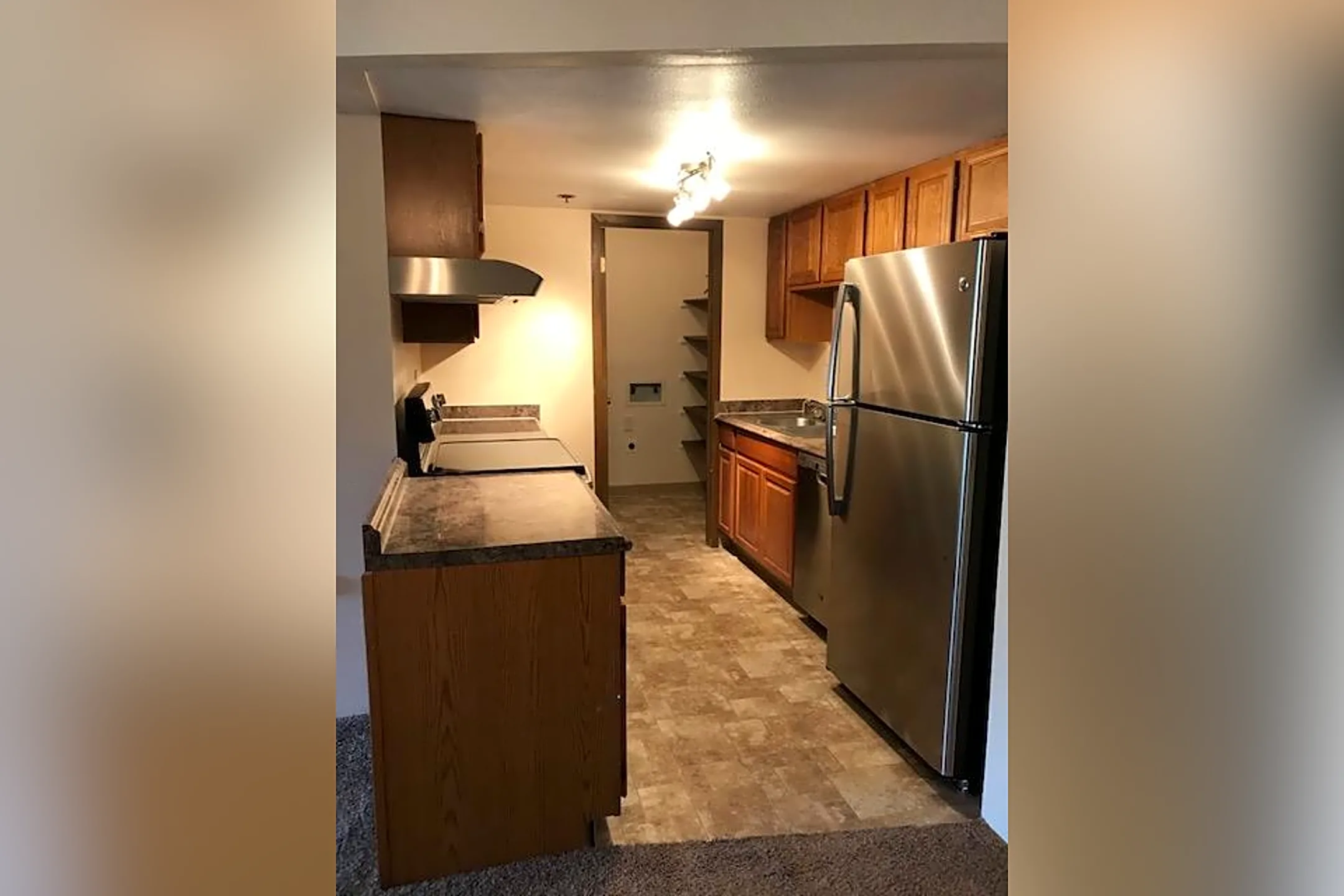 Kitchen - Central Park Apartments - Anchorage, AK