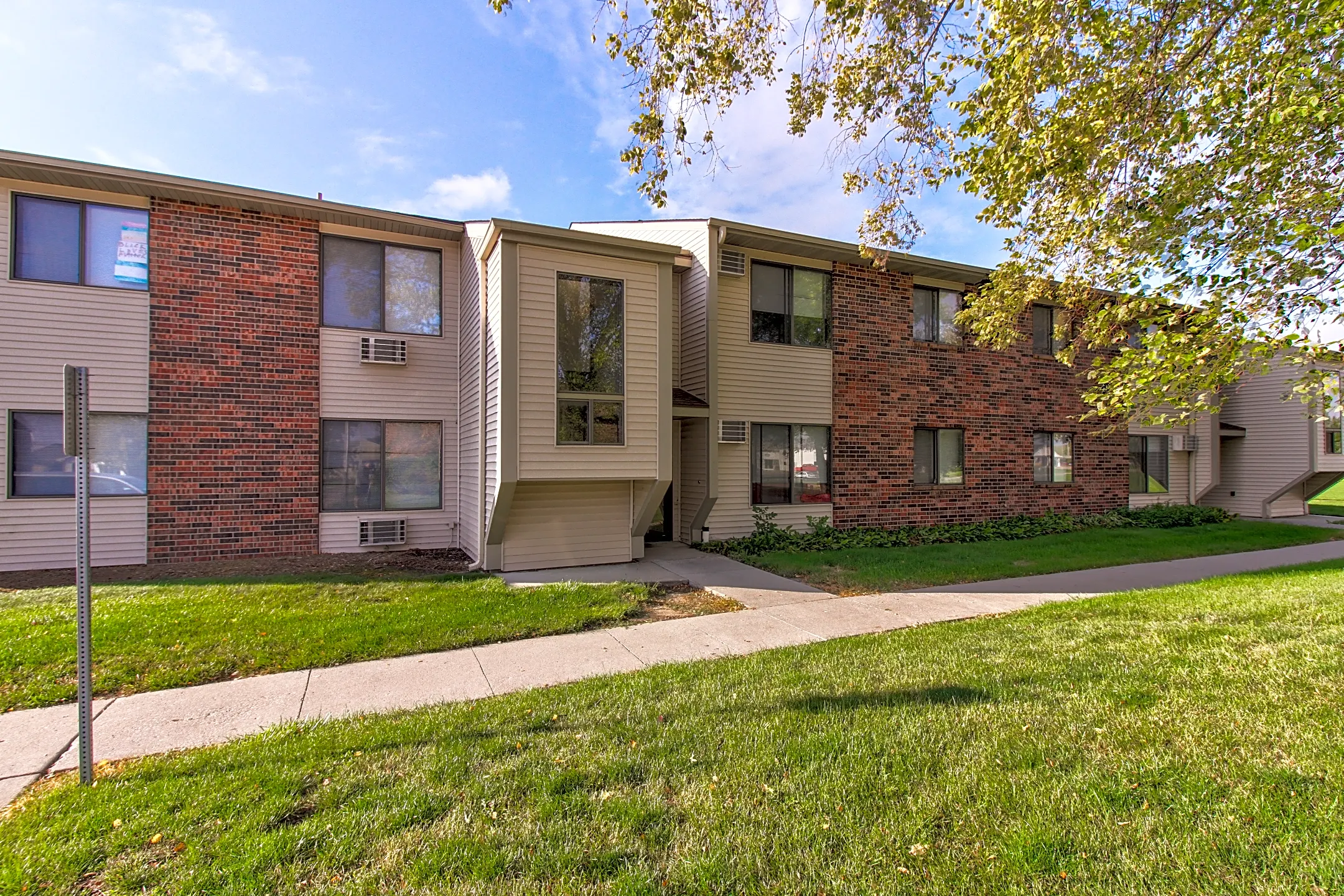 East Park Village Apartments - 1216 S G Ave | Nevada, IA Apartments for ...