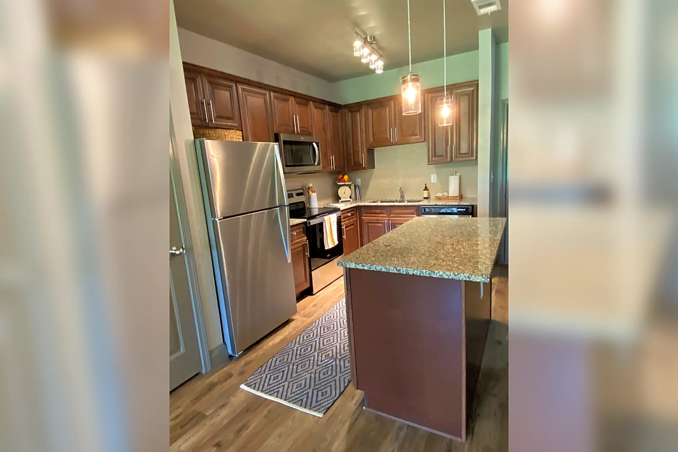 Lake Villas Apartments Granbury, TX 76048