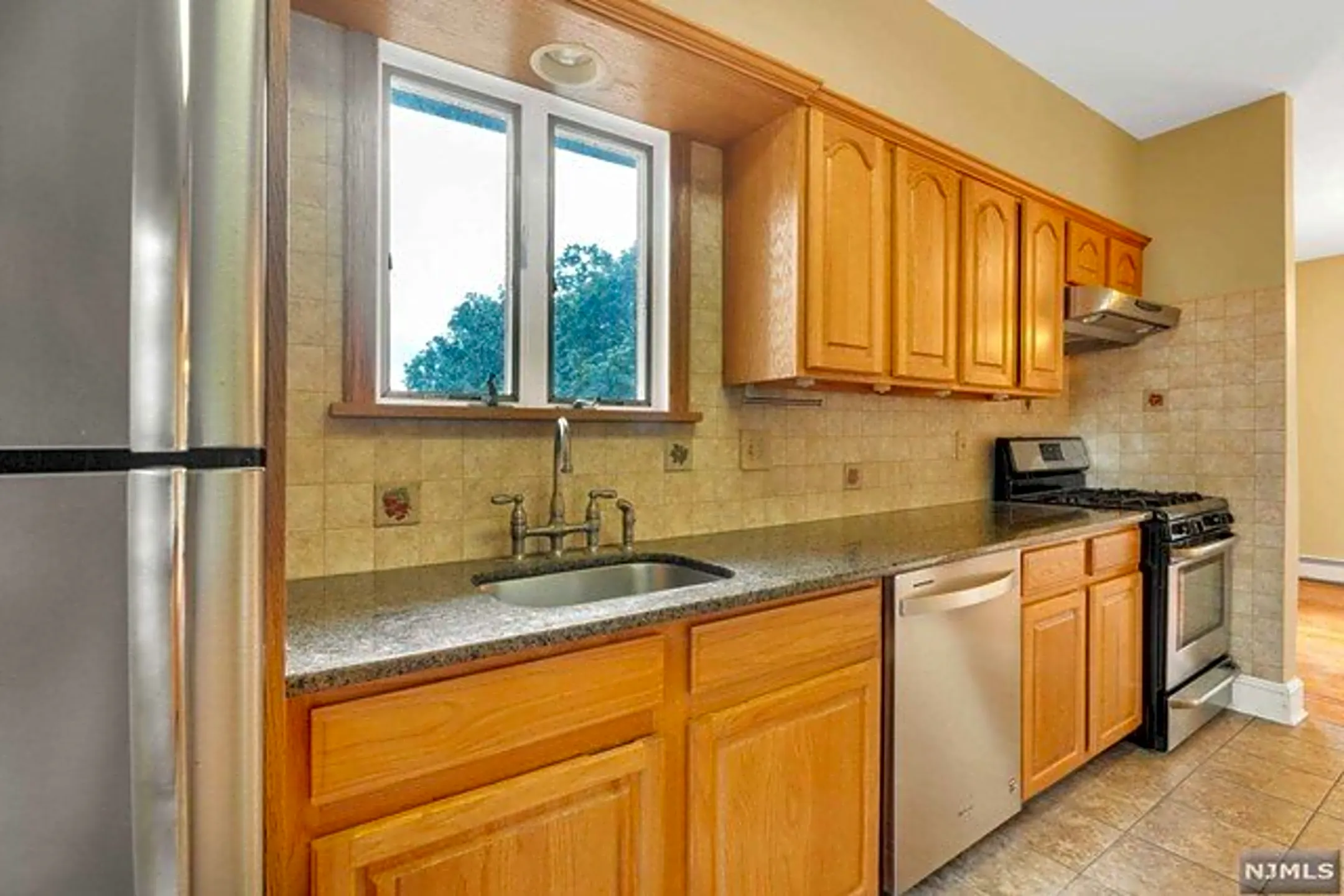 Kitchen - 16 N Farview Ave - Paramus, NJ
