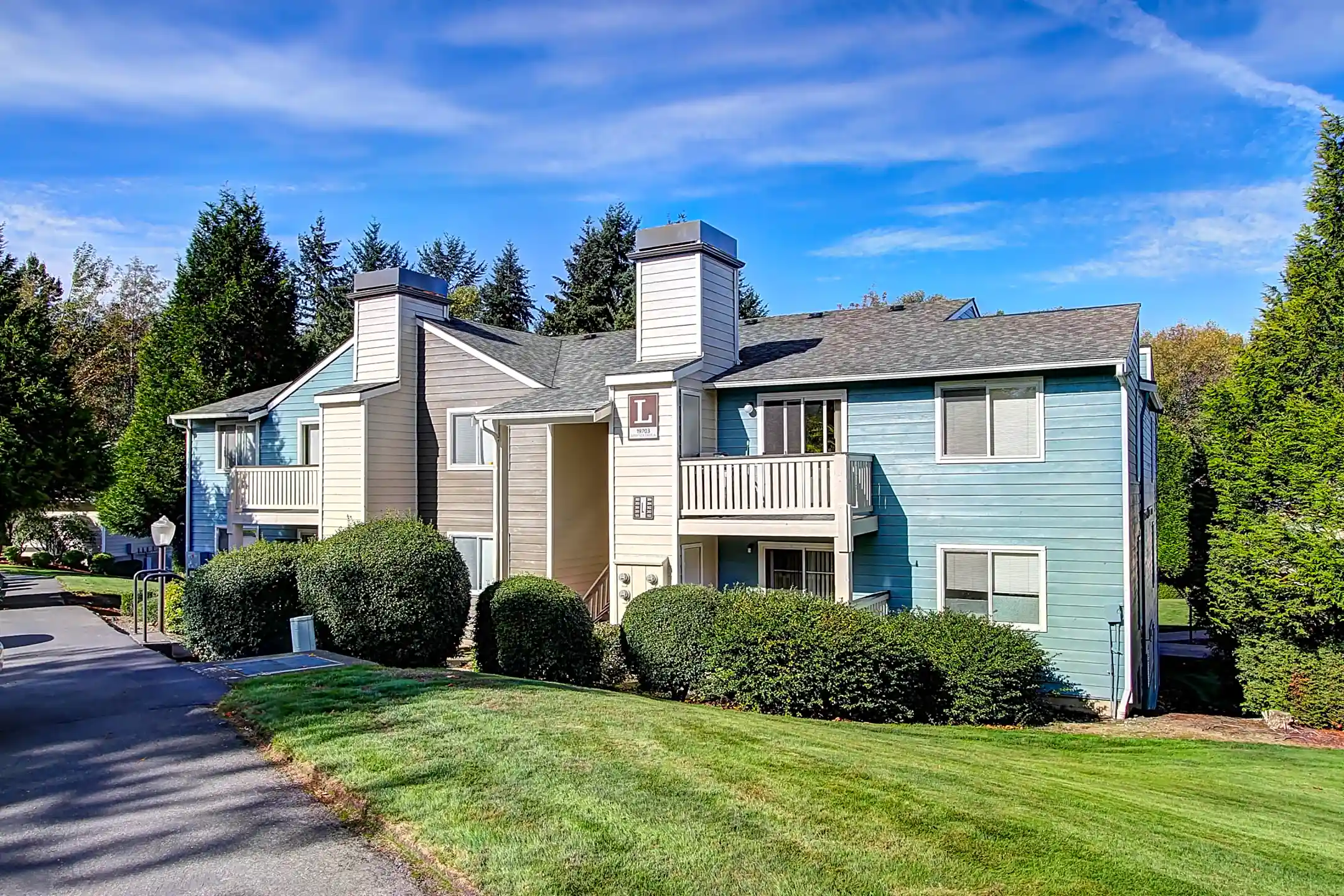 Ballinger Commons 2405 North 202nd Place Shoreline, WA Apartments