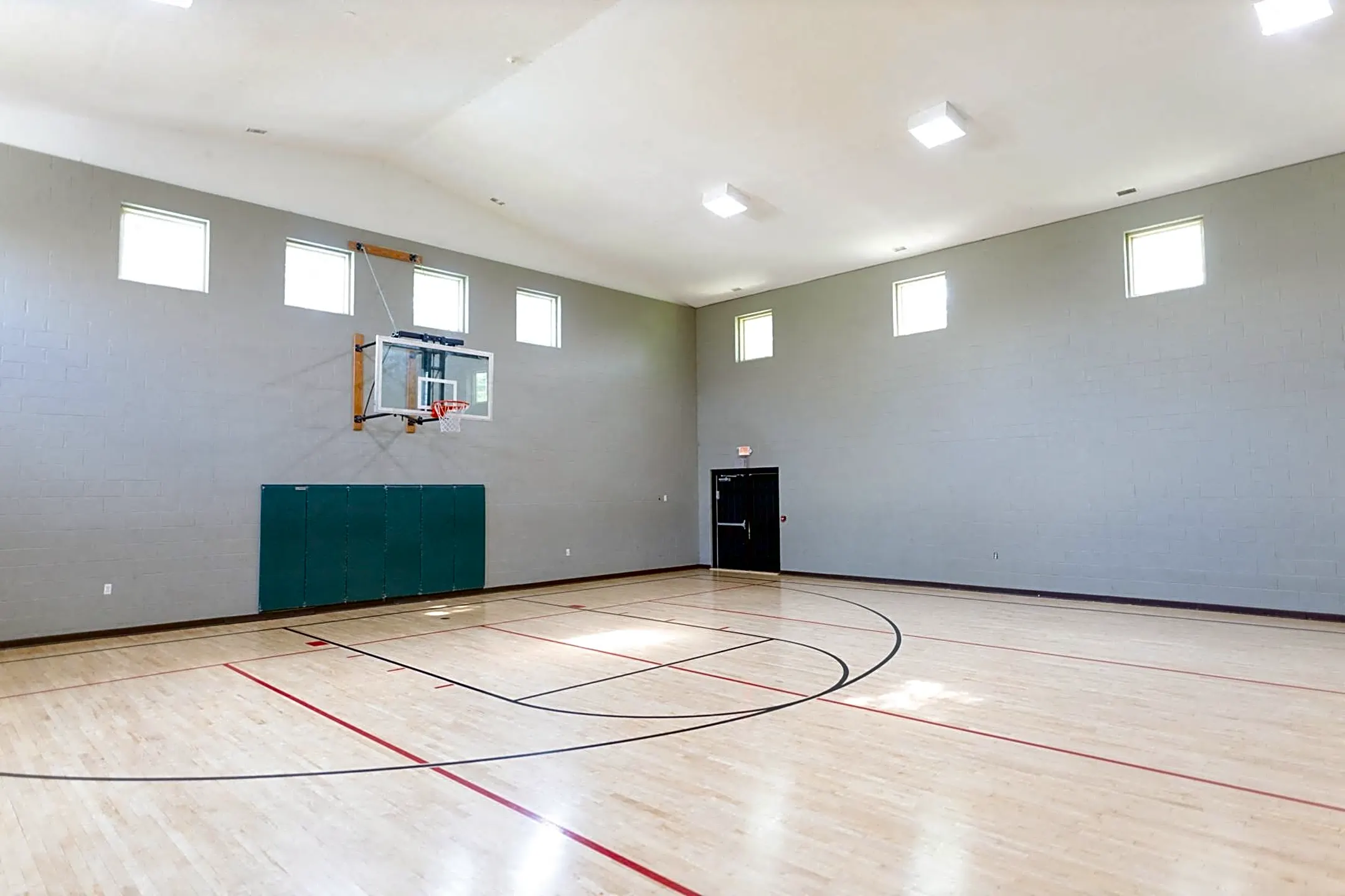 Latitudes Apartments Indianapolis, IN 46237