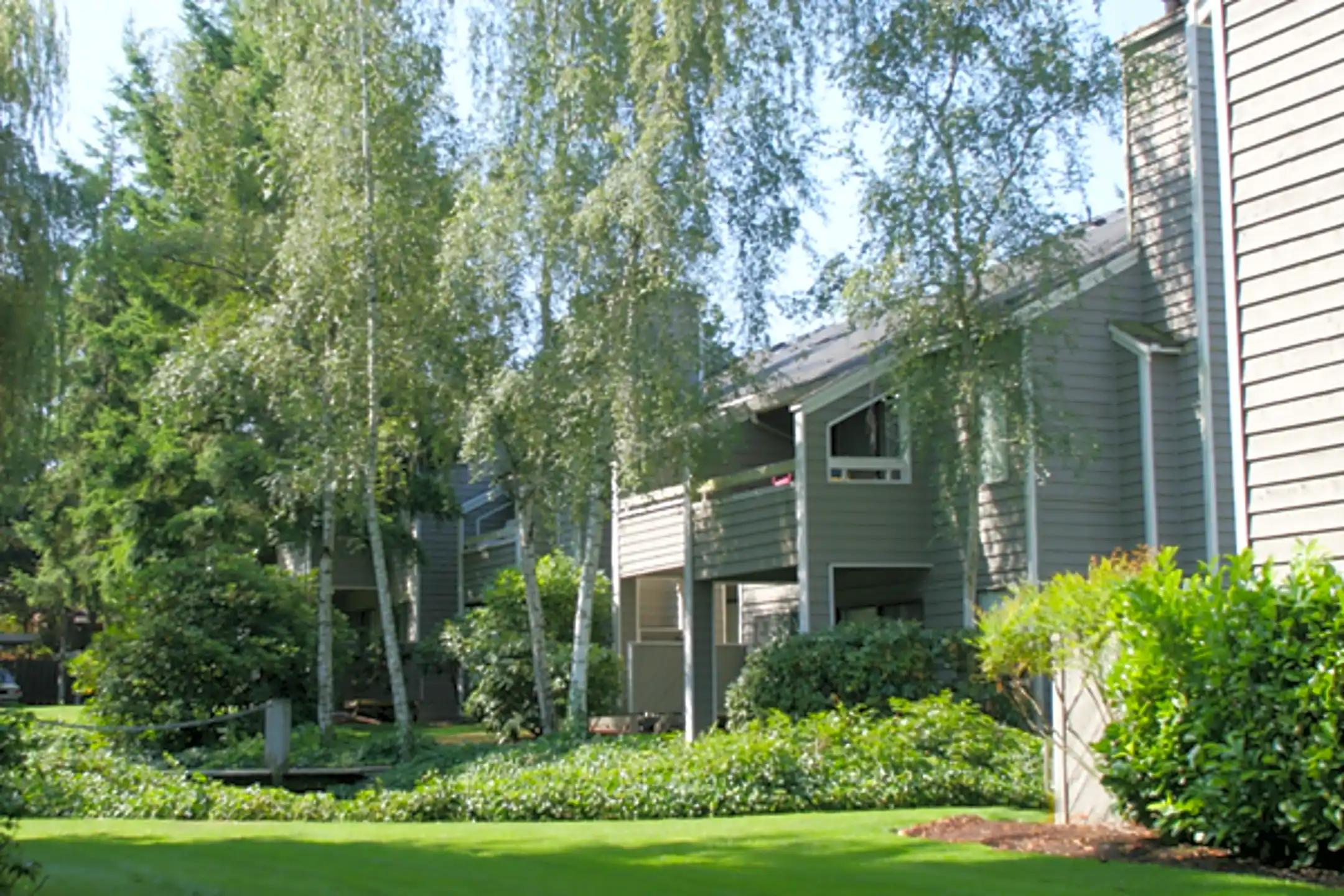 The Lakes Apartments 14760 NE 40th St Bellevue, WA Apartments for