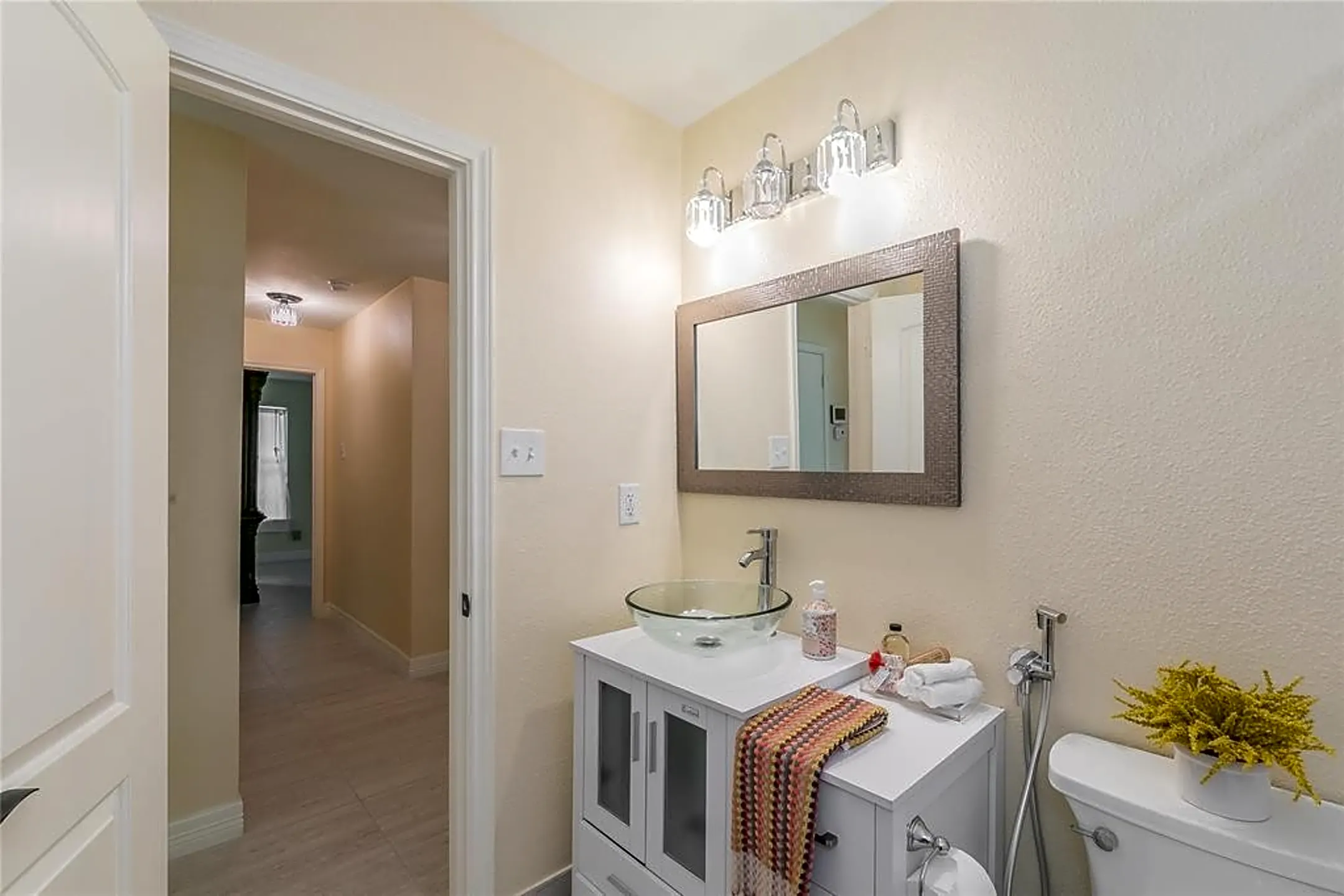 Bathroom - 313 Santa Clara St - Irving, TX