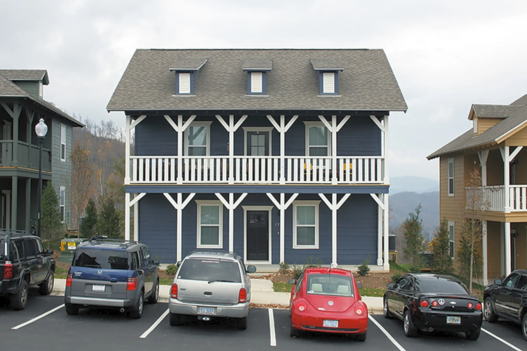 Building - The Cottages of Boone - Per Bed Lease - Boone, NC