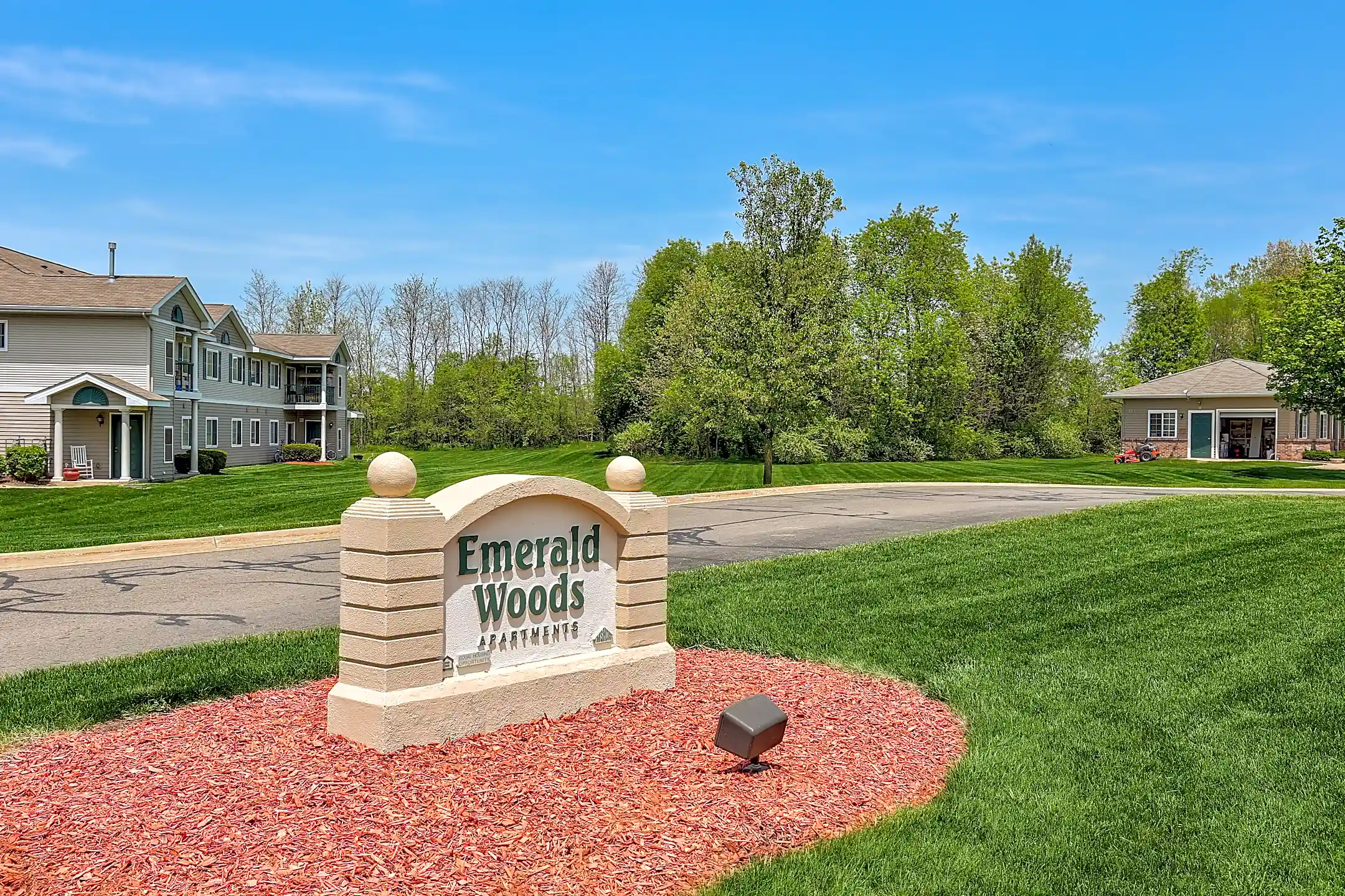 Emerald Park & Emerald Woods Senior Apartments Plainwell, MI 49080