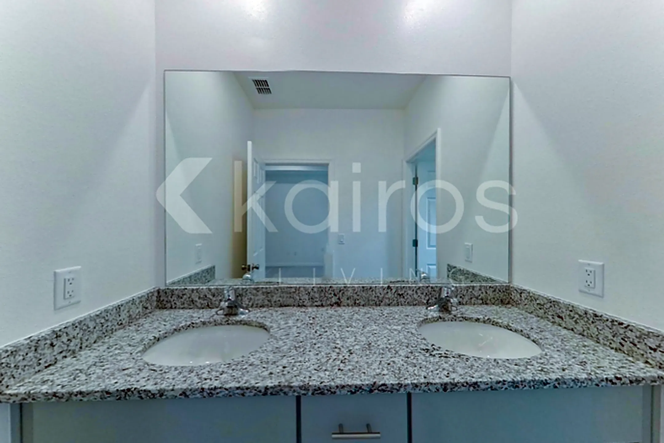 Bathroom - 34159 Cinder Wy - Wesley Chapel, FL