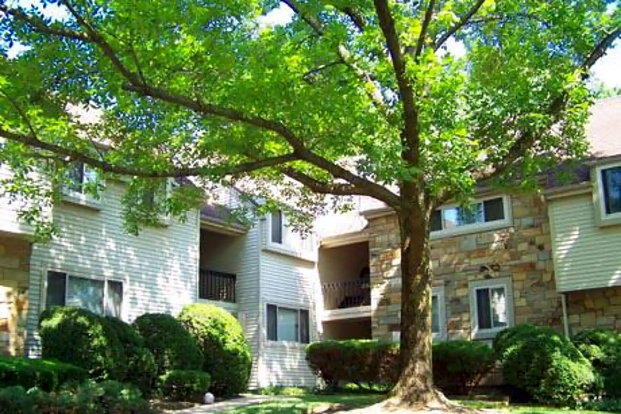 Heritage Square Apartments 400 Route 34 Matawan, NJ Apartments for