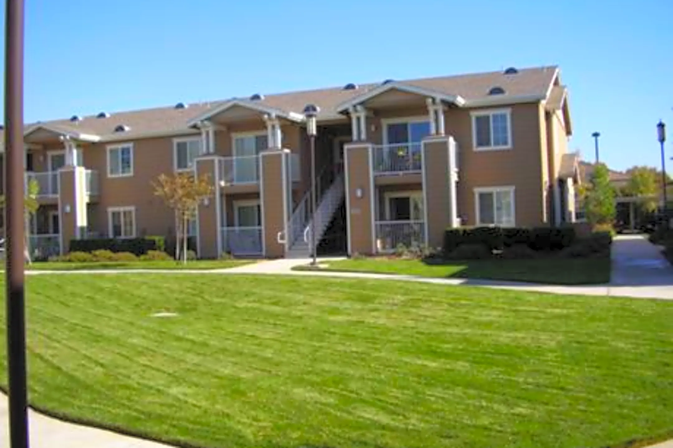 Second Street Apartments 211 E D St Dixon, CA Apartments for Rent