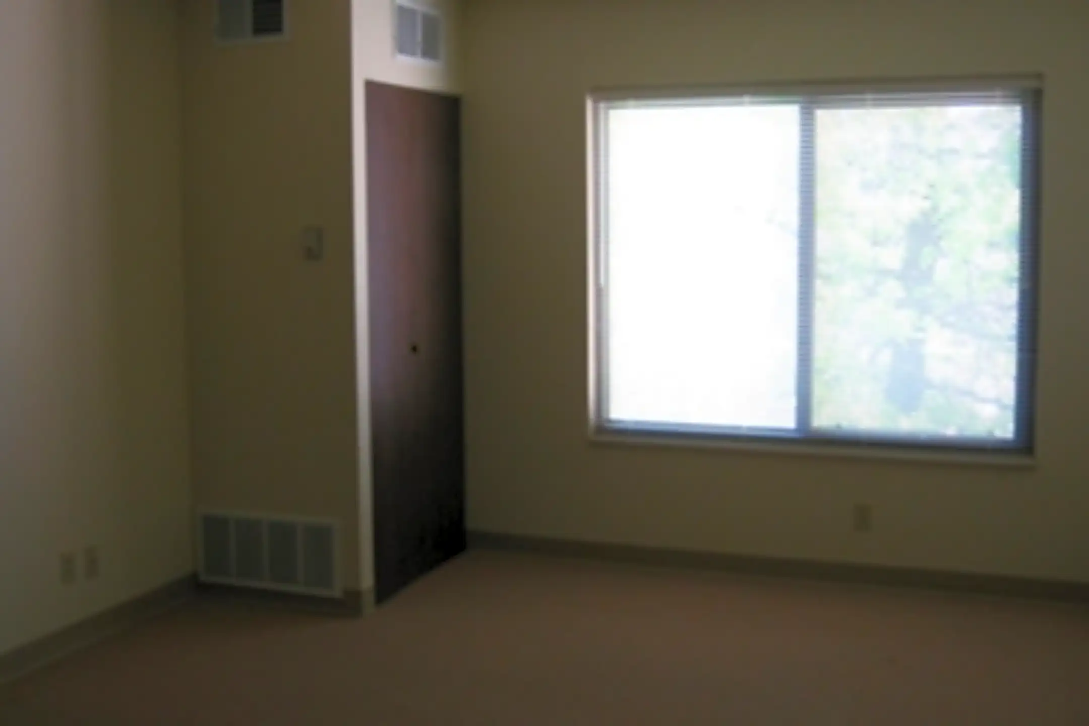 The Center Apartments 525 Jackson St Chillicothe, MO Apartments for