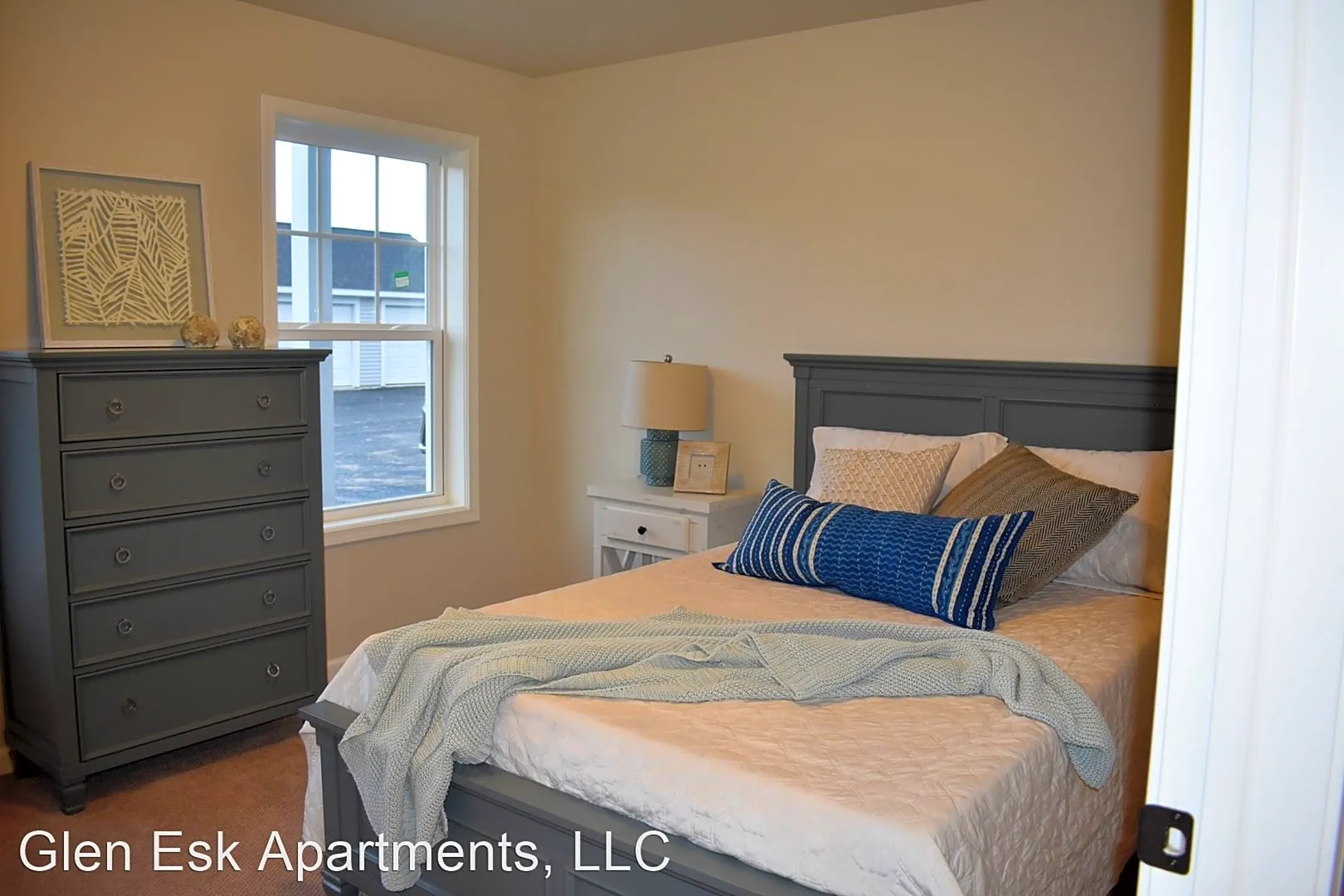Bedroom - Glen Esk Apartments - Glenville, NY