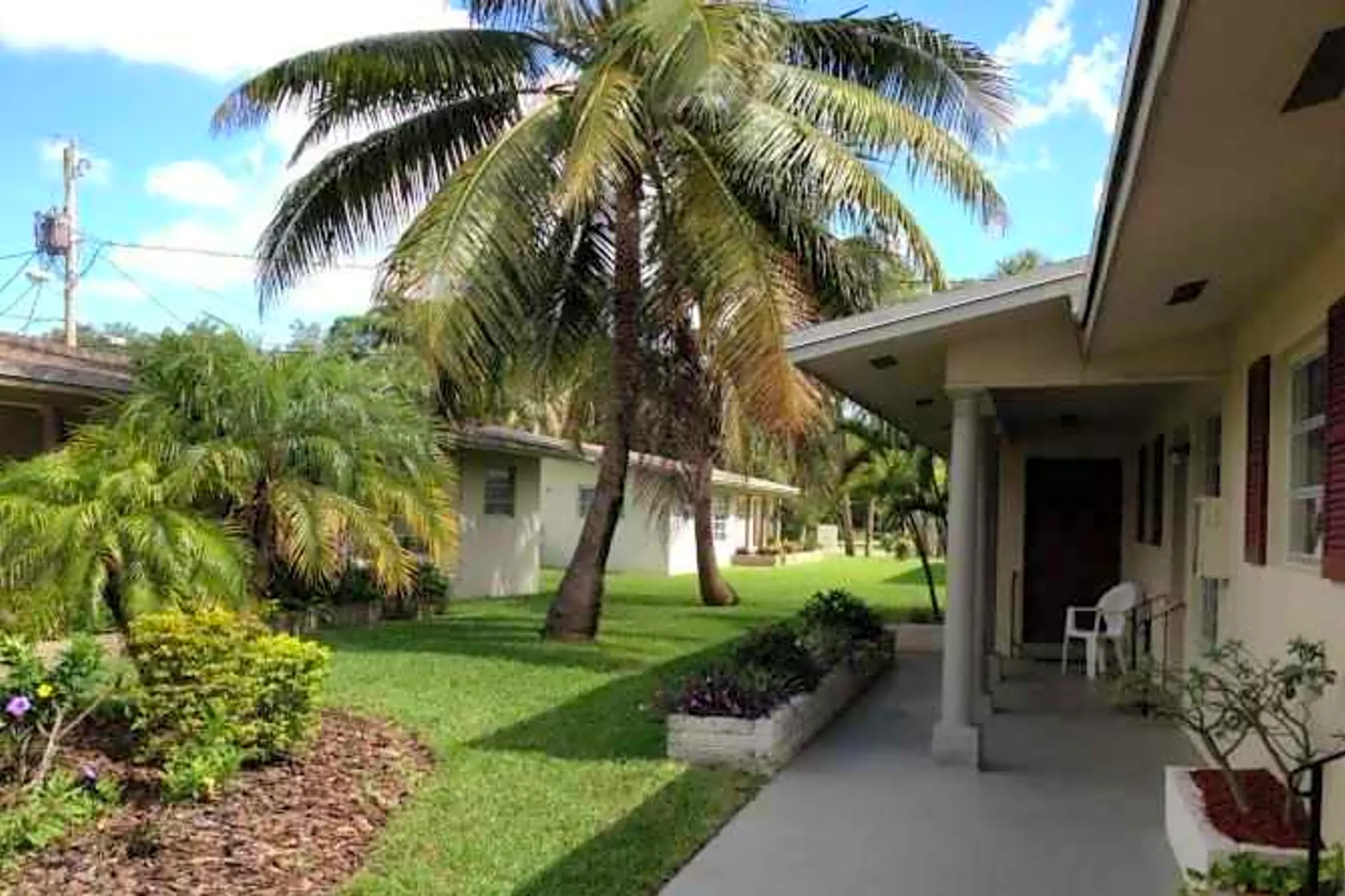 Courtyard - Community Acres - Fort Lauderdale, FL