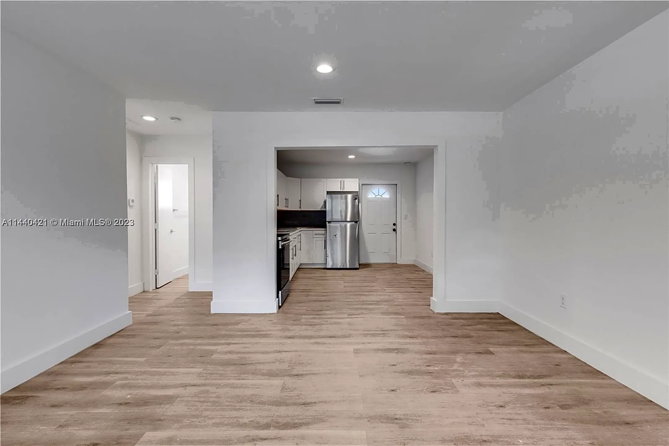 Dining Room - 2512 NE 182nd Terrace #1 - North Miami Beach, FL