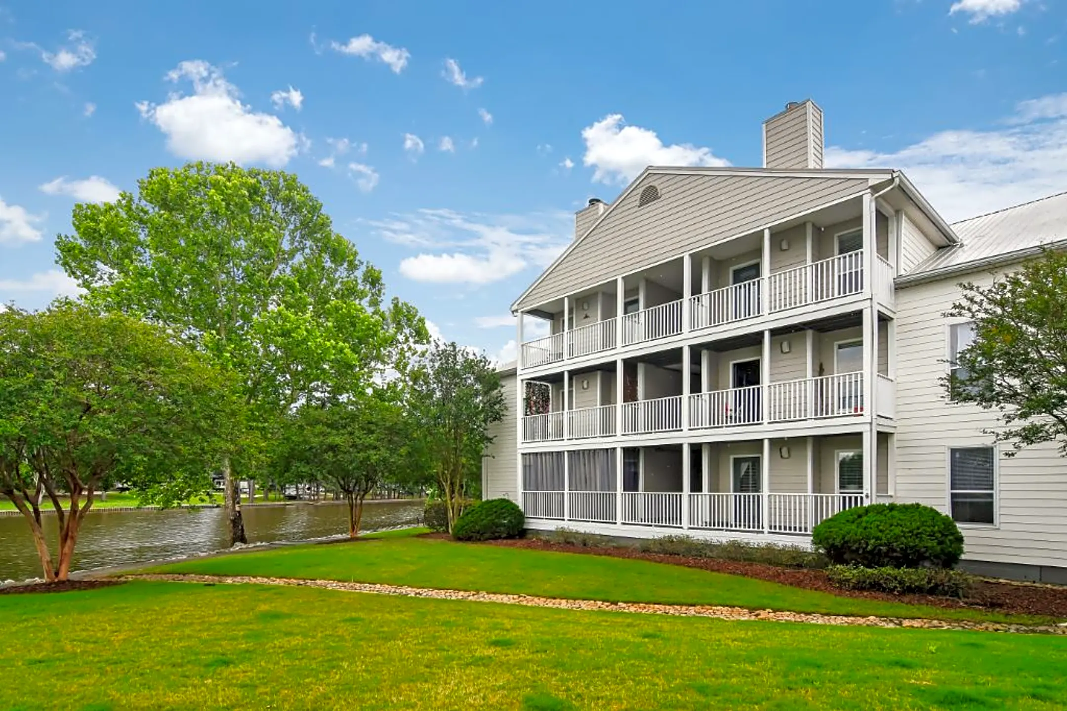 Lakeshore Pointe Resort Apartments Brandon, MS 39047