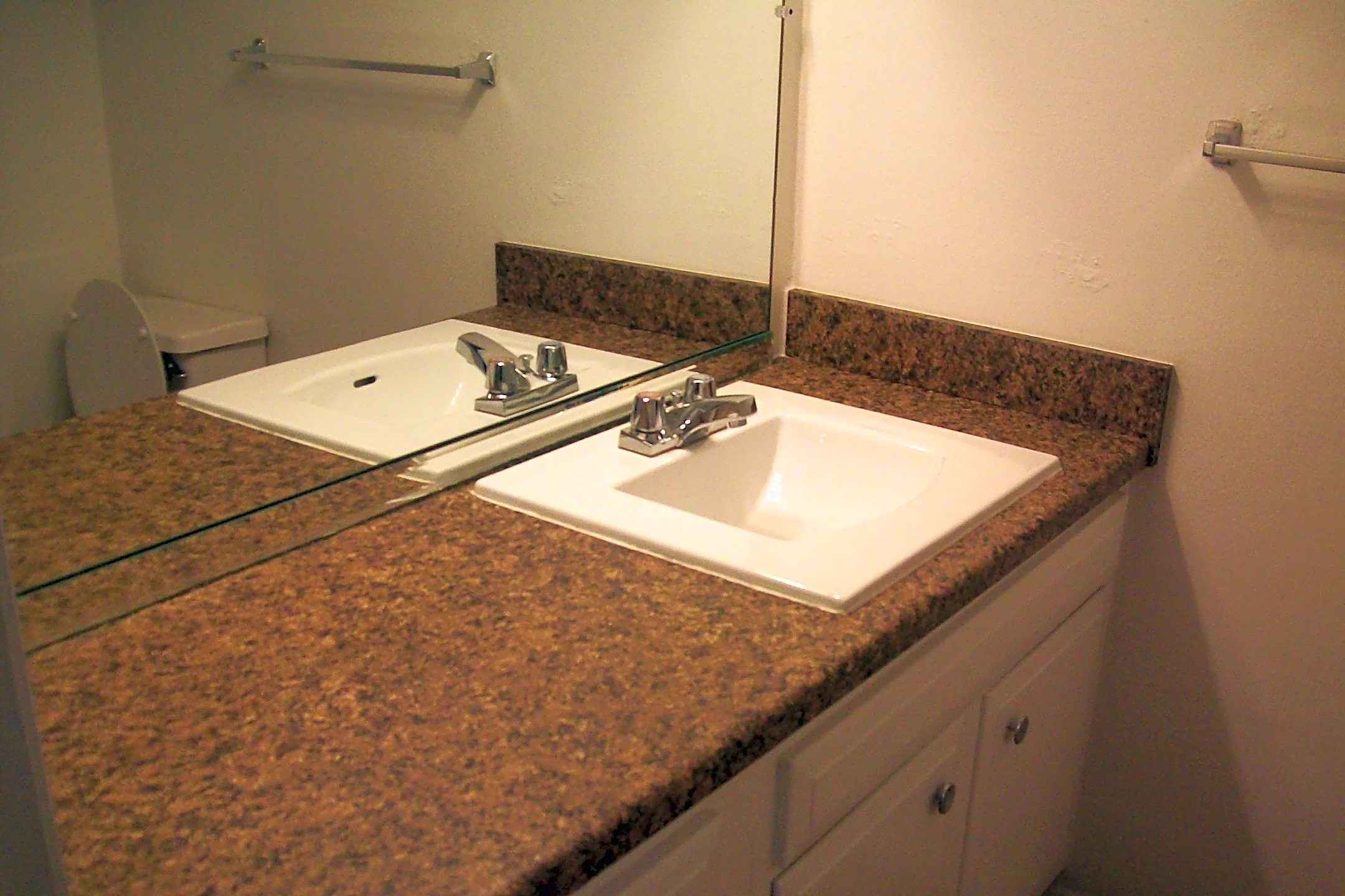 Shady Valley Square Apartment Homes 3206 Old Green Tee Drive