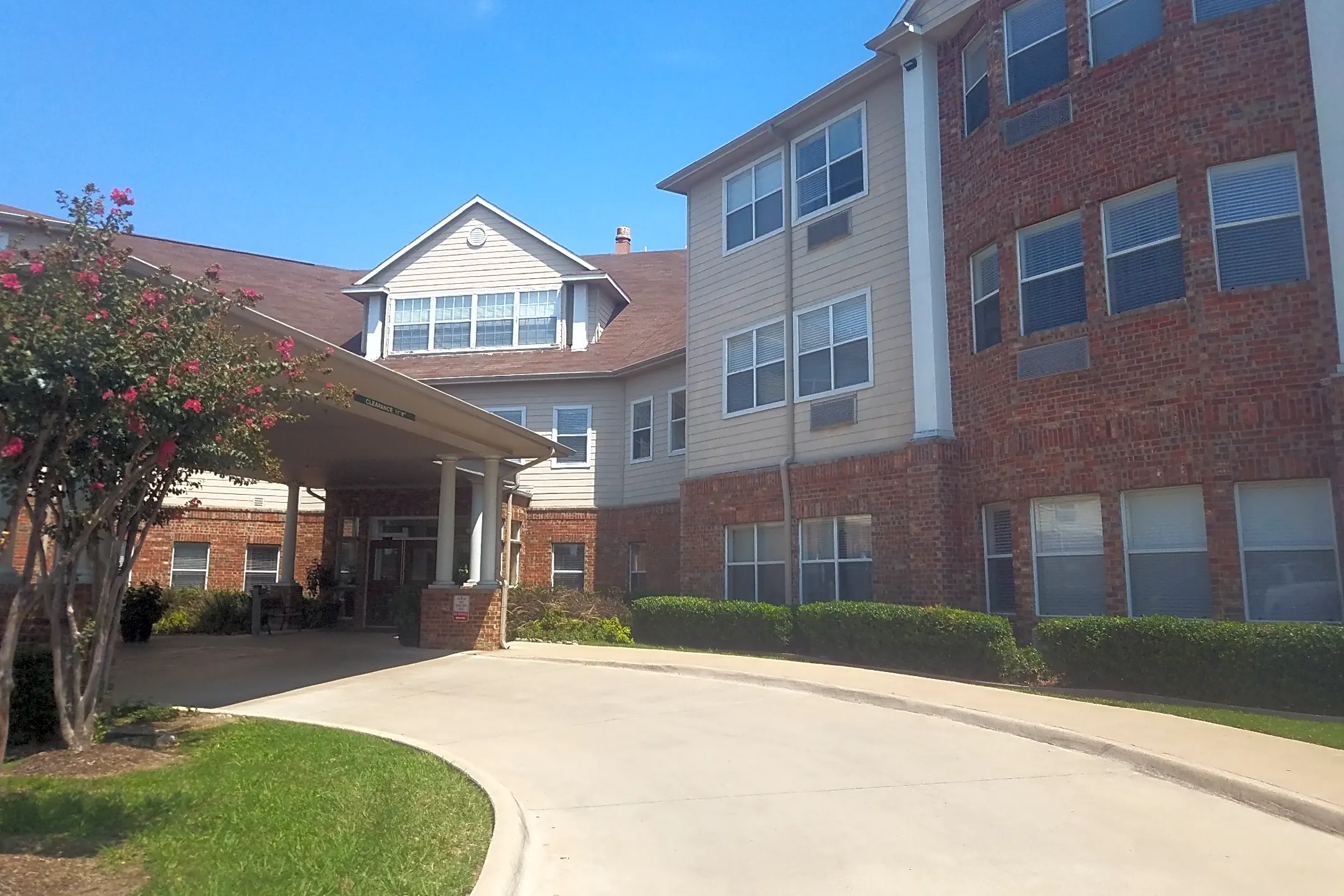 Emerson at South Collins Apartments - Arlington, TX 76014