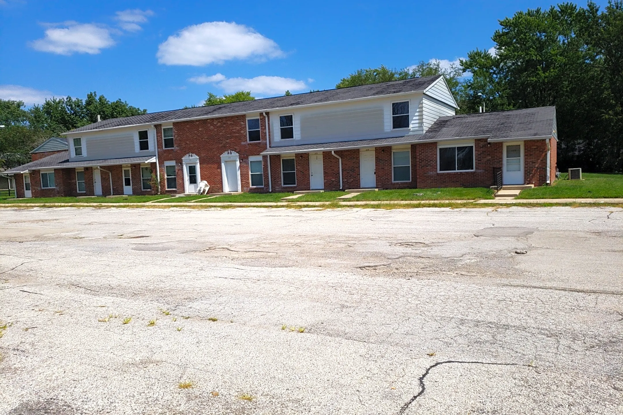 Scottswood Manor Apartments (Aspen Court Apts) Apartments Urbana, IL