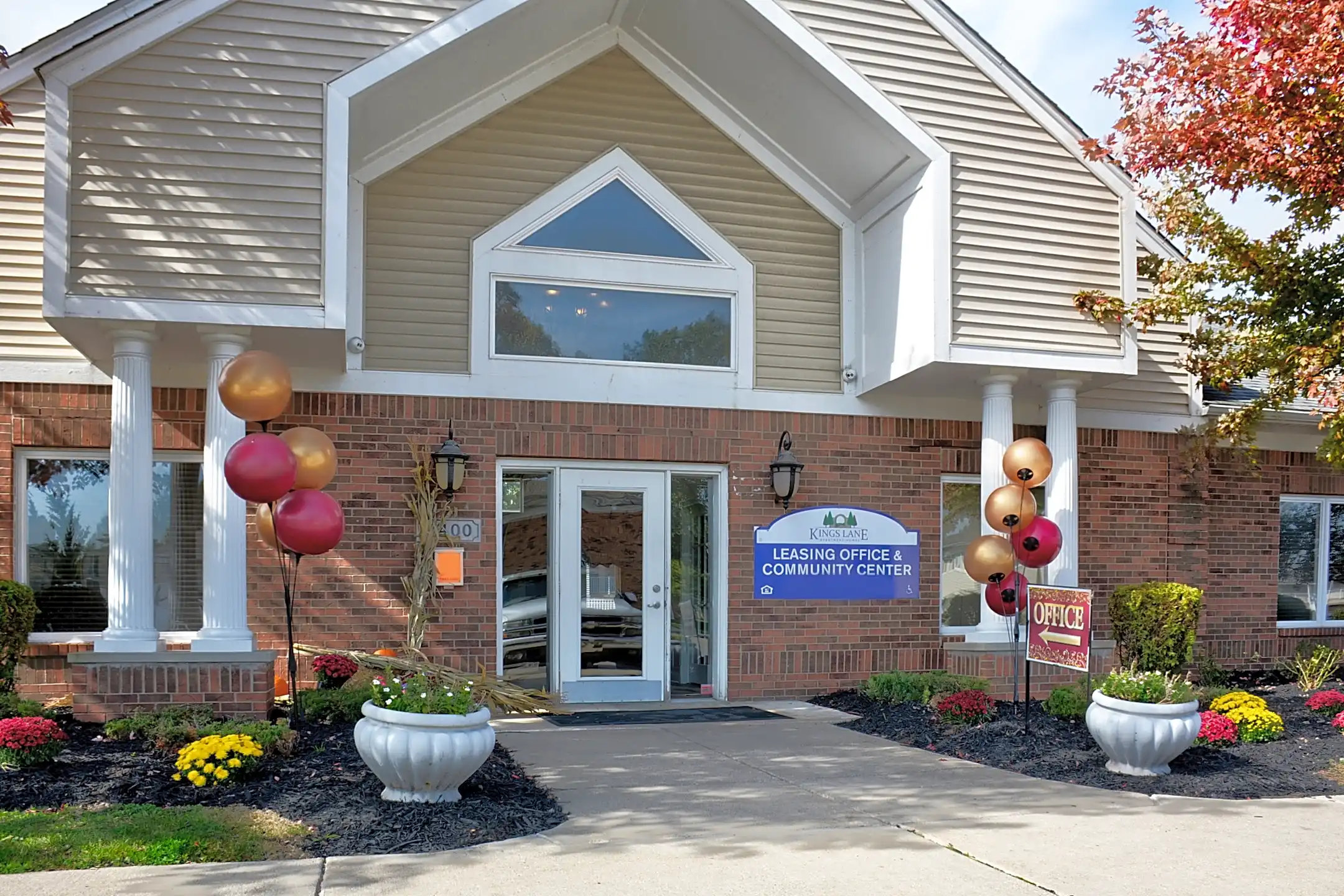 Kings Lane Apartments 4400 Kings Ln Burton, MI Apartments for Rent