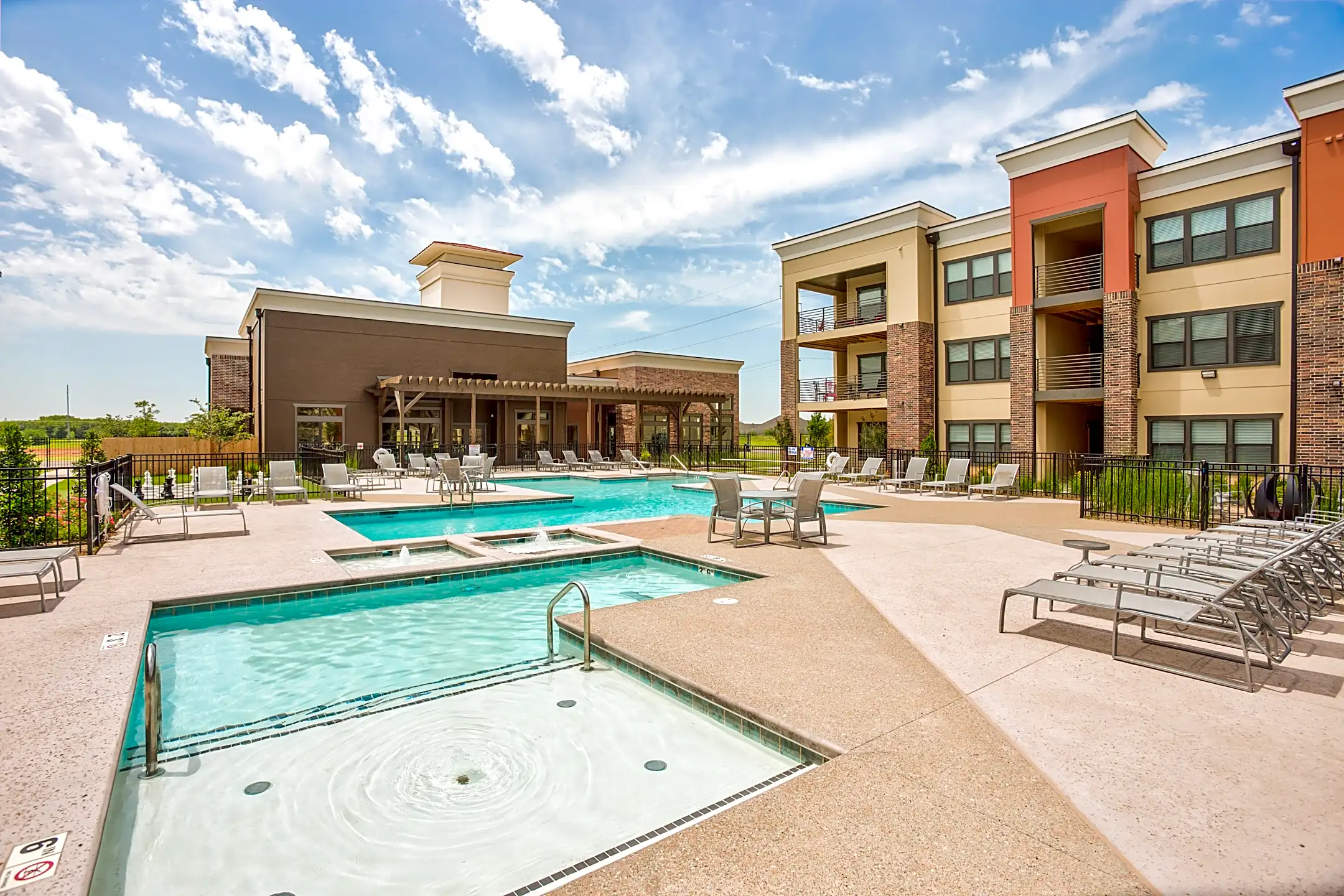 Crown Lone Oak 15400 Crown At Lone Oak Road Edmond, OK Apartments