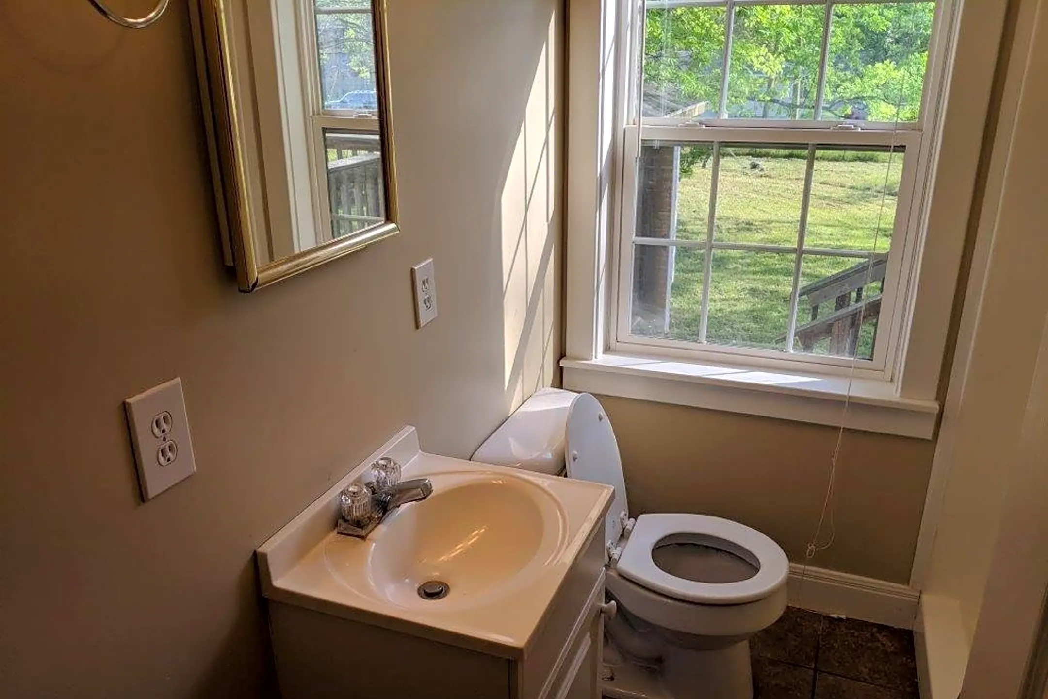 8407 Thomas Ave Houses Leeds, AL 35094