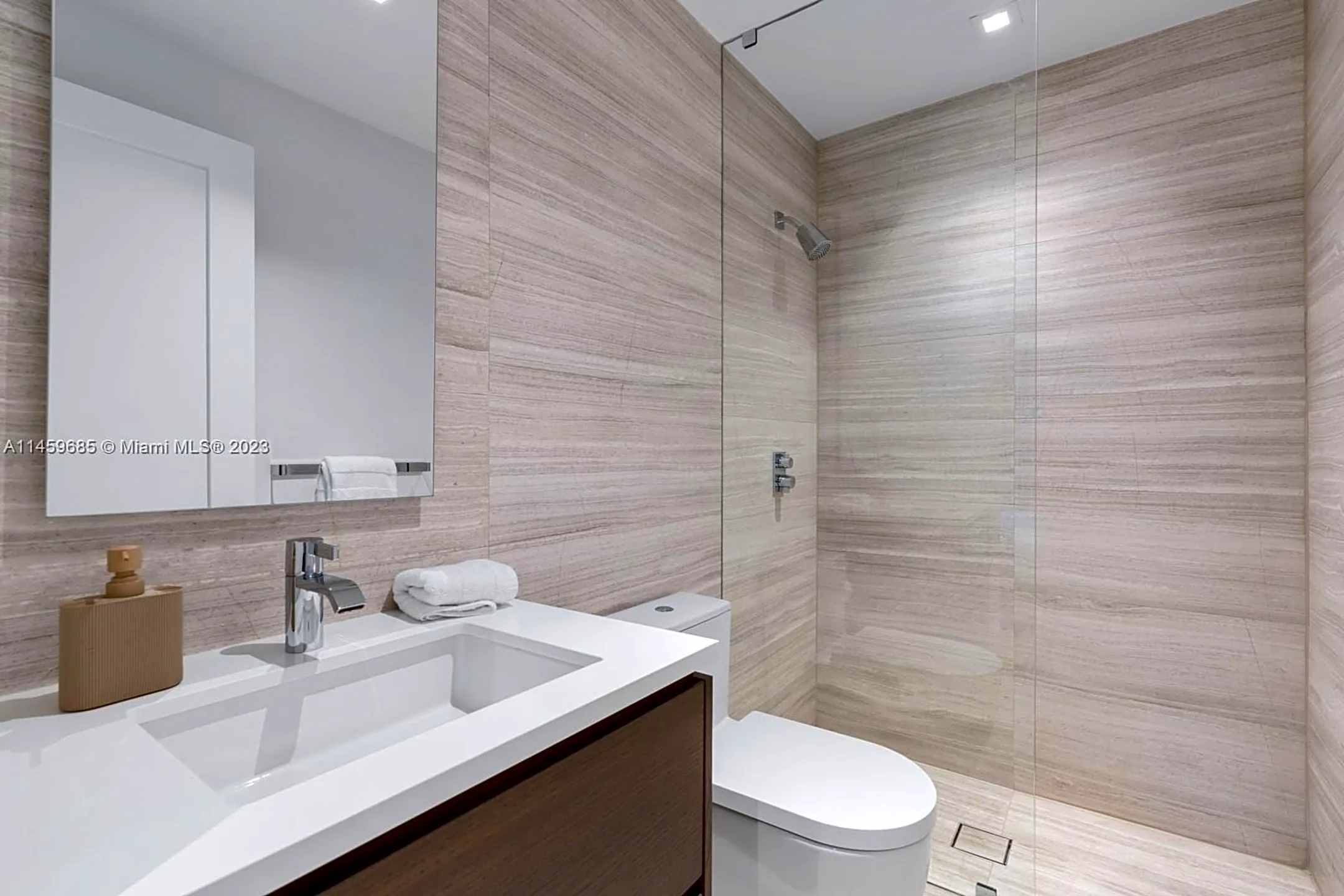 Bathroom - 1221 W 48th St - Miami Beach, FL