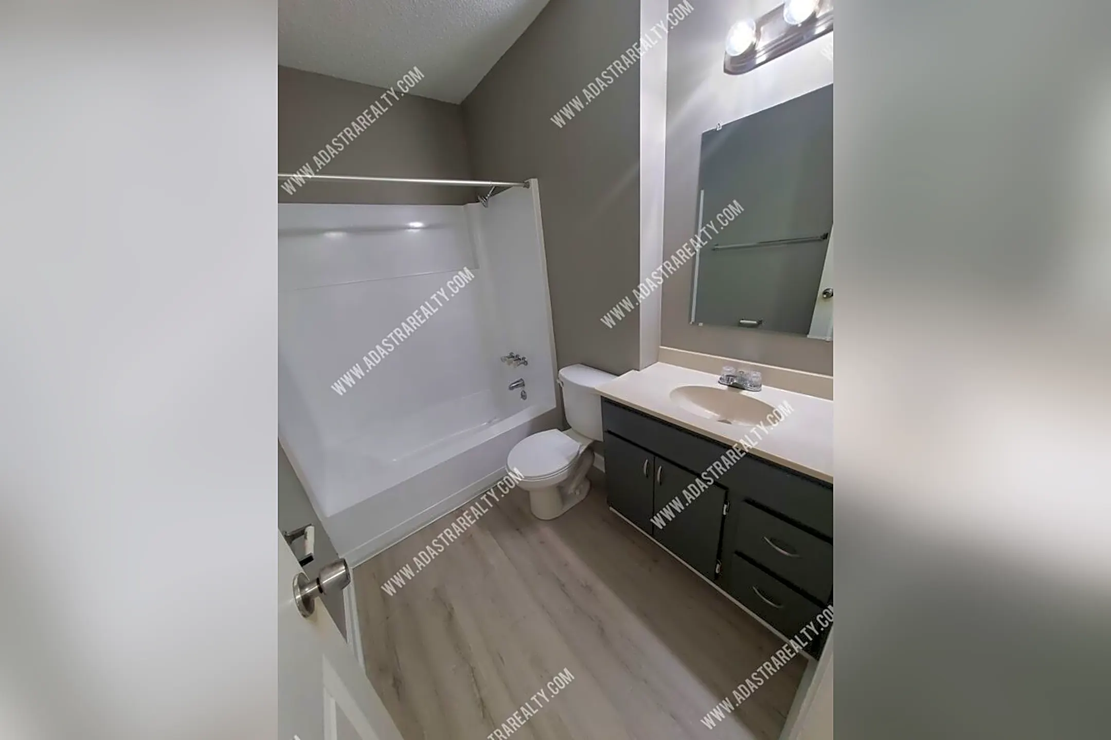 8201 Spring Valley Rd Apartments Belton, MO 64012