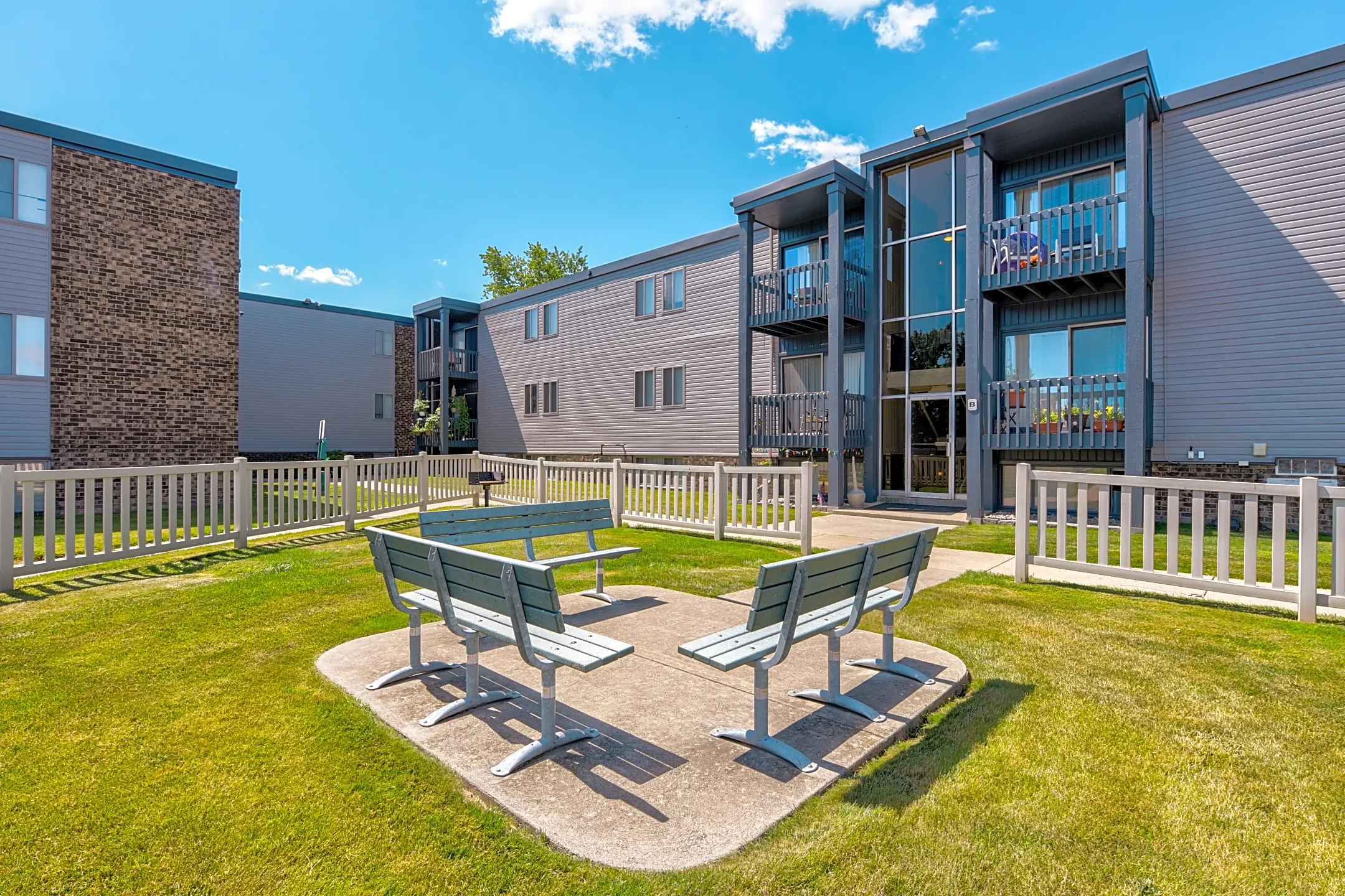 River Ridge Apartments 80 Rossway Ave Rossford, OH Apartments for