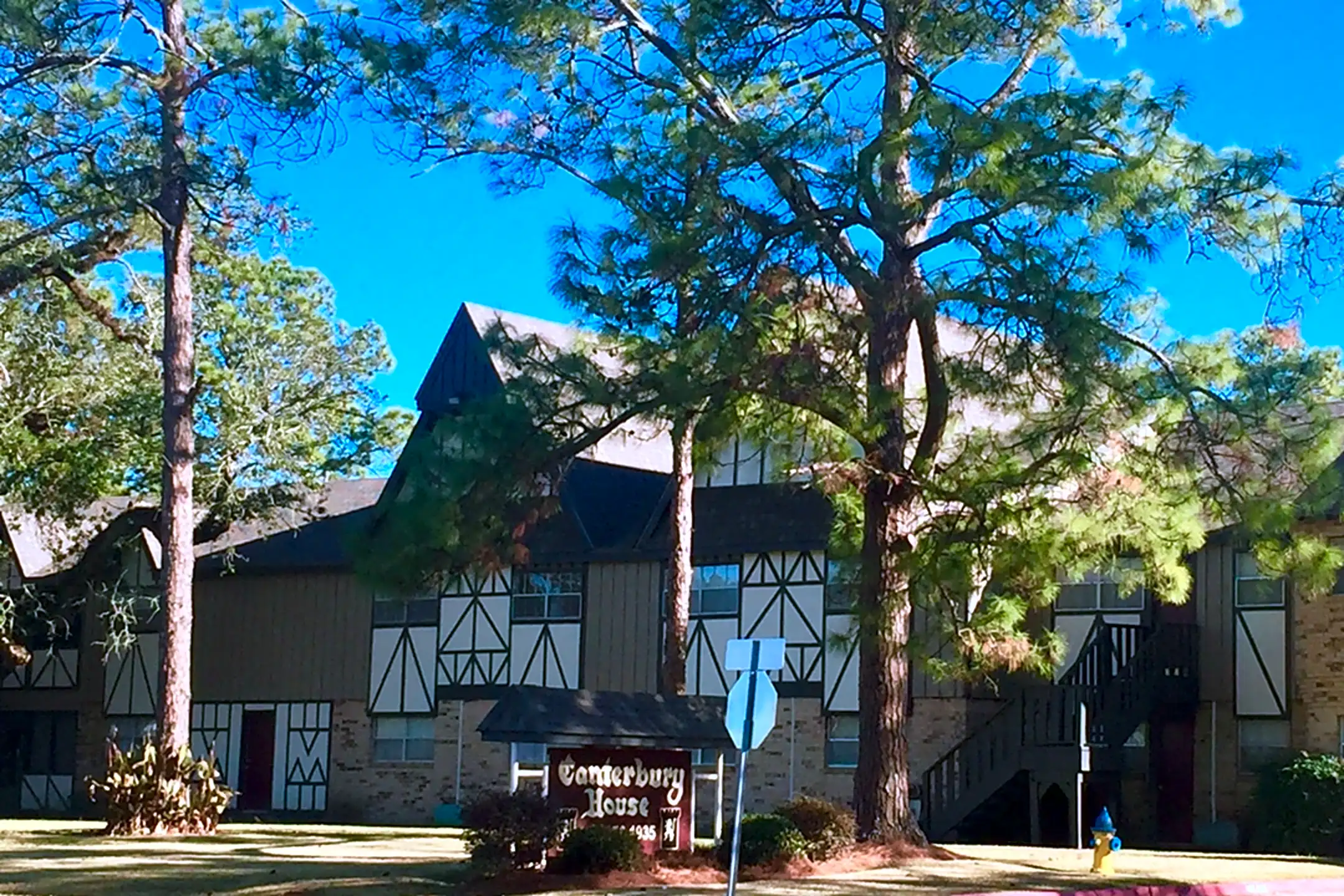 Canterbury House Apartments 5467 W Park Ave Houma, LA Apartments
