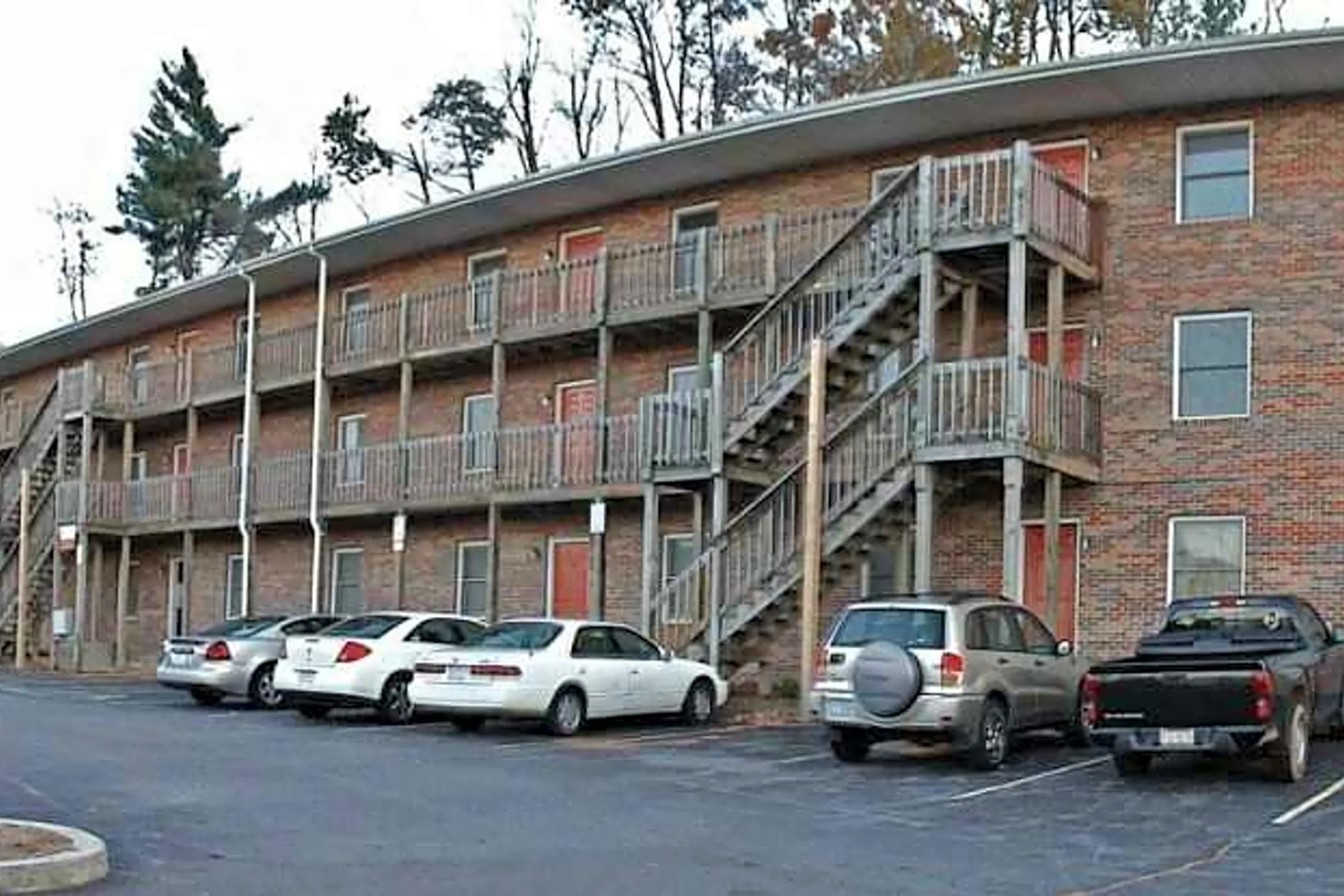 Cardinal Apartments 2224 Blowing Rock Rd Boone, NC Apartments for