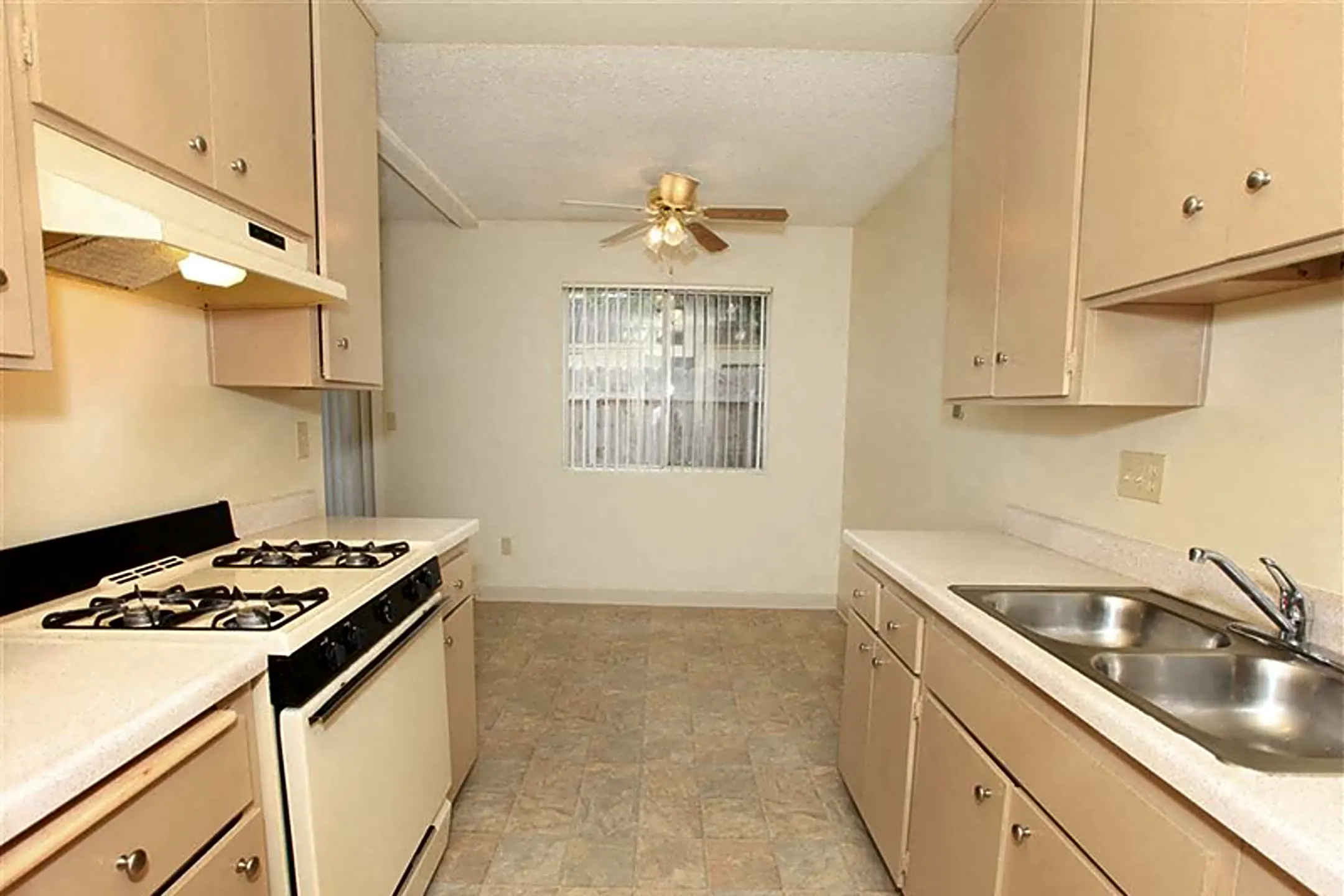 Redwood Gardens Apartments 1041 East Lexington Avenue El Cajon, CA