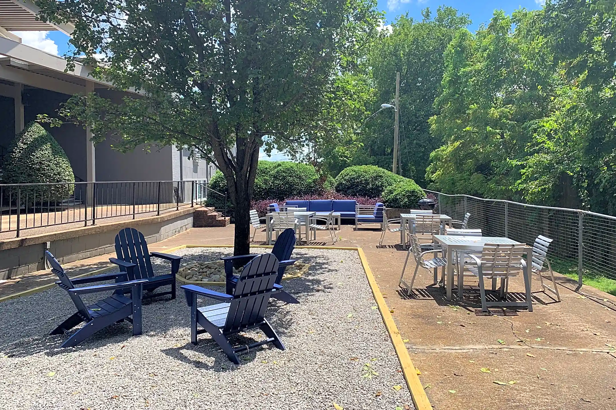 Patio / Deck - Belmont Place Apartments - Nashville, TN