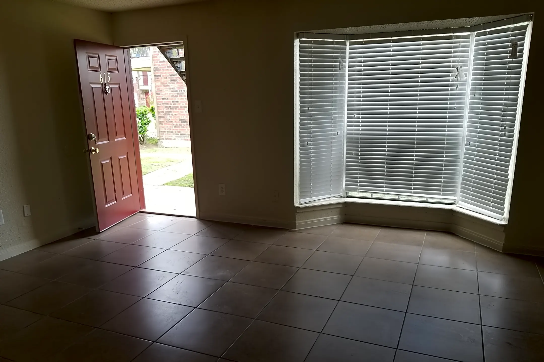 Laguna Azul 1200 Northwood Drive Baytown, TX Apartments for Rent