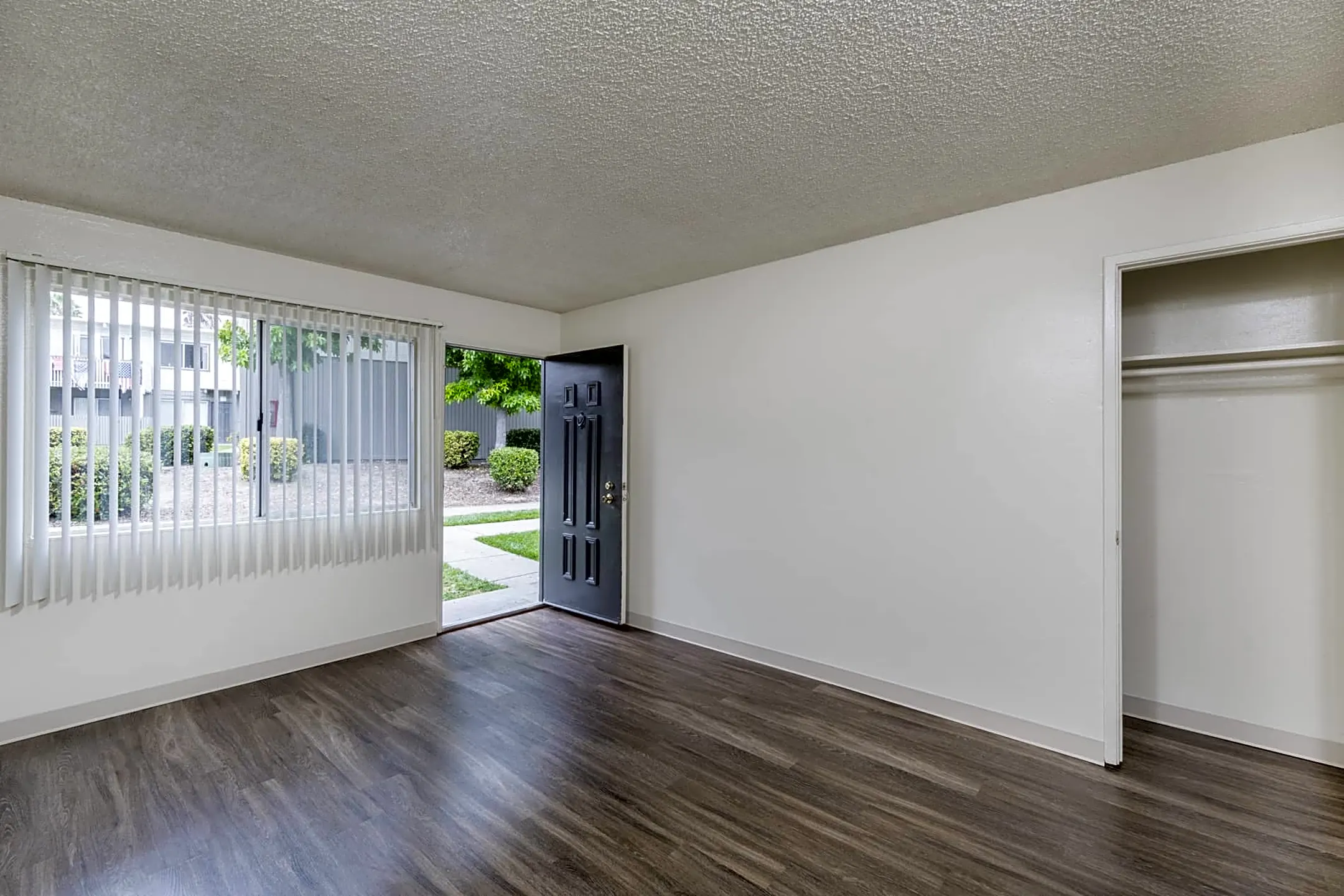 Cambridge Court - Salinas, CA 93906