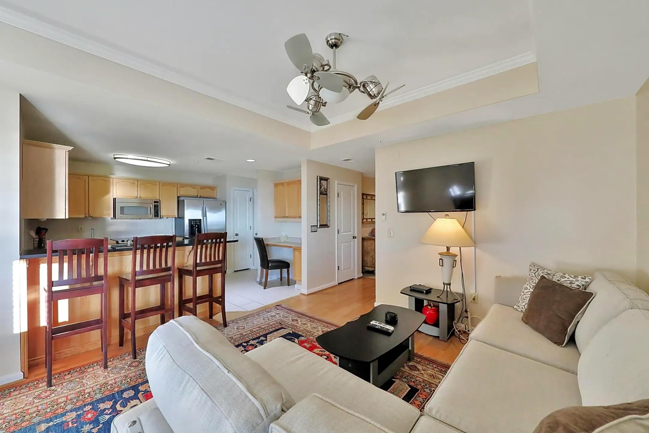 Living Room - 400 E Bay St - Jacksonville, FL