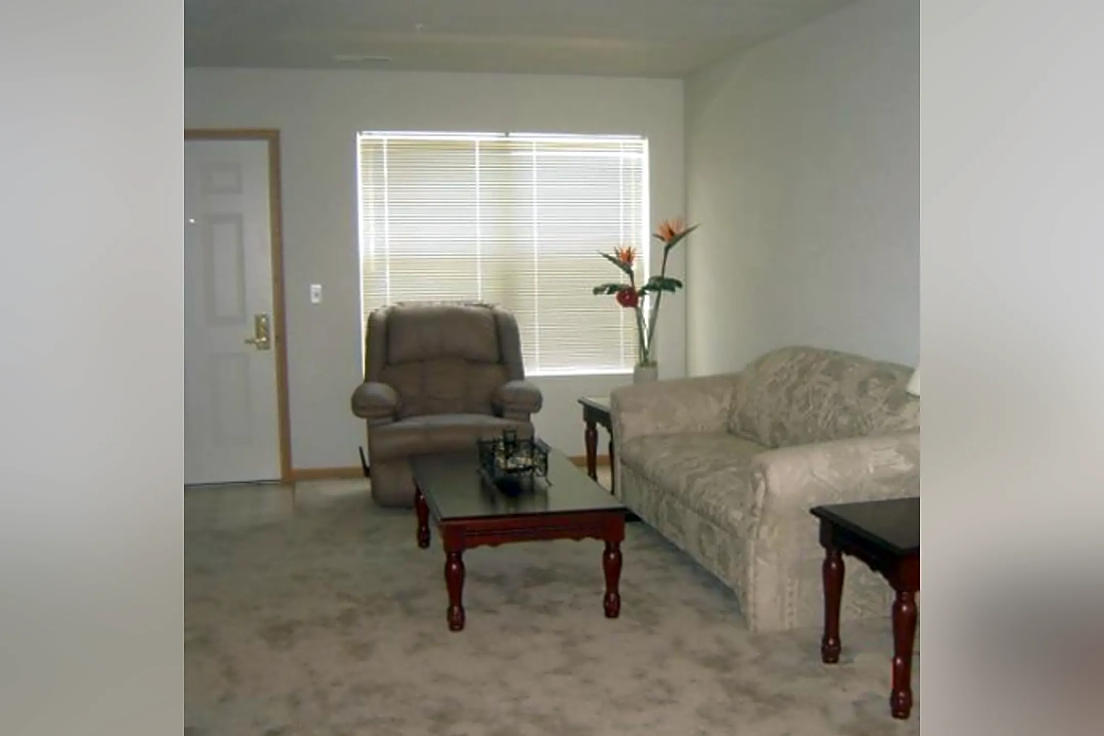 Island City Apartments Eaton Rapids, MI 48827